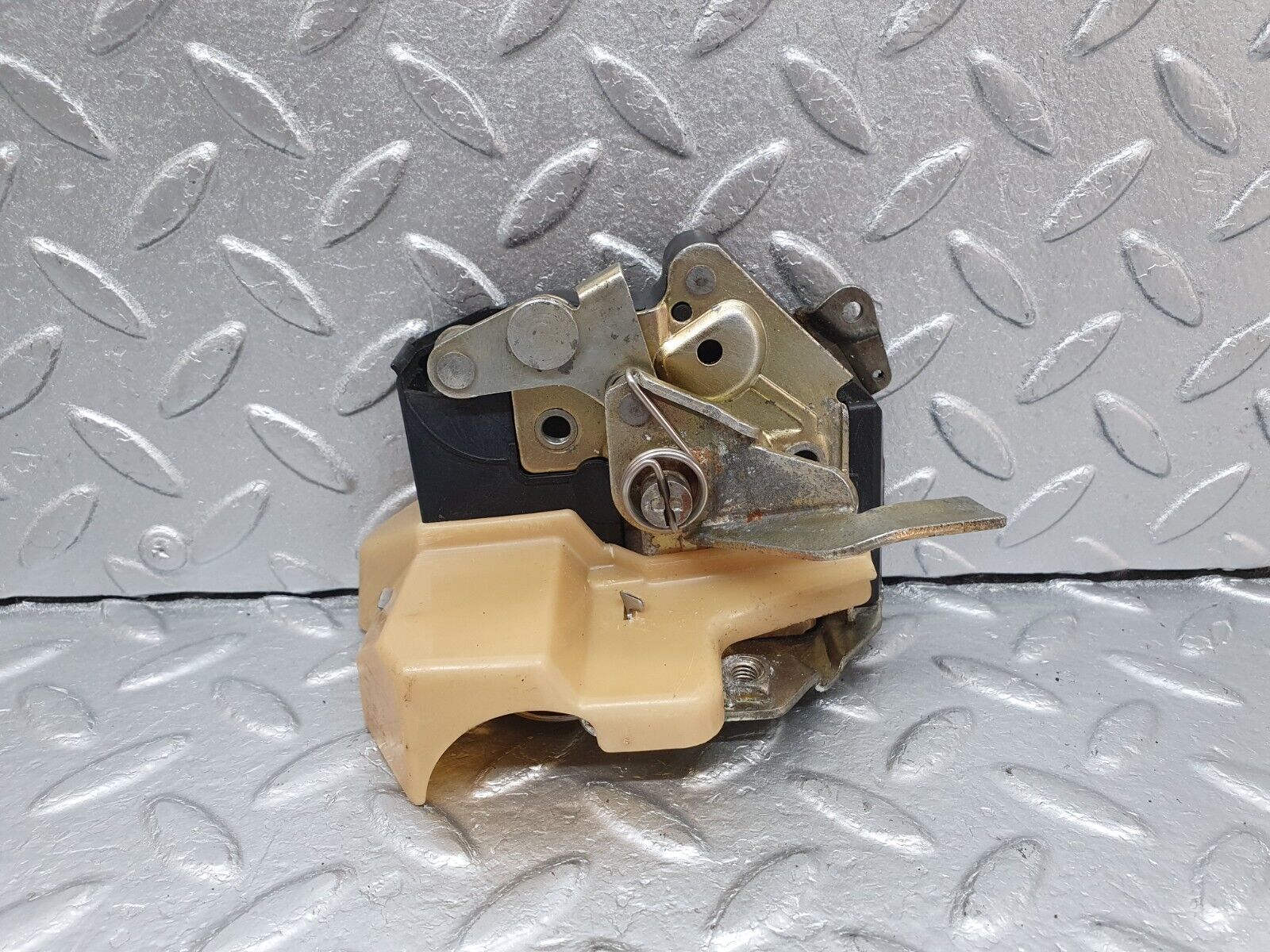 41502 Mercedes-Benz W124 200E Rear Left Door Lock Mechanism