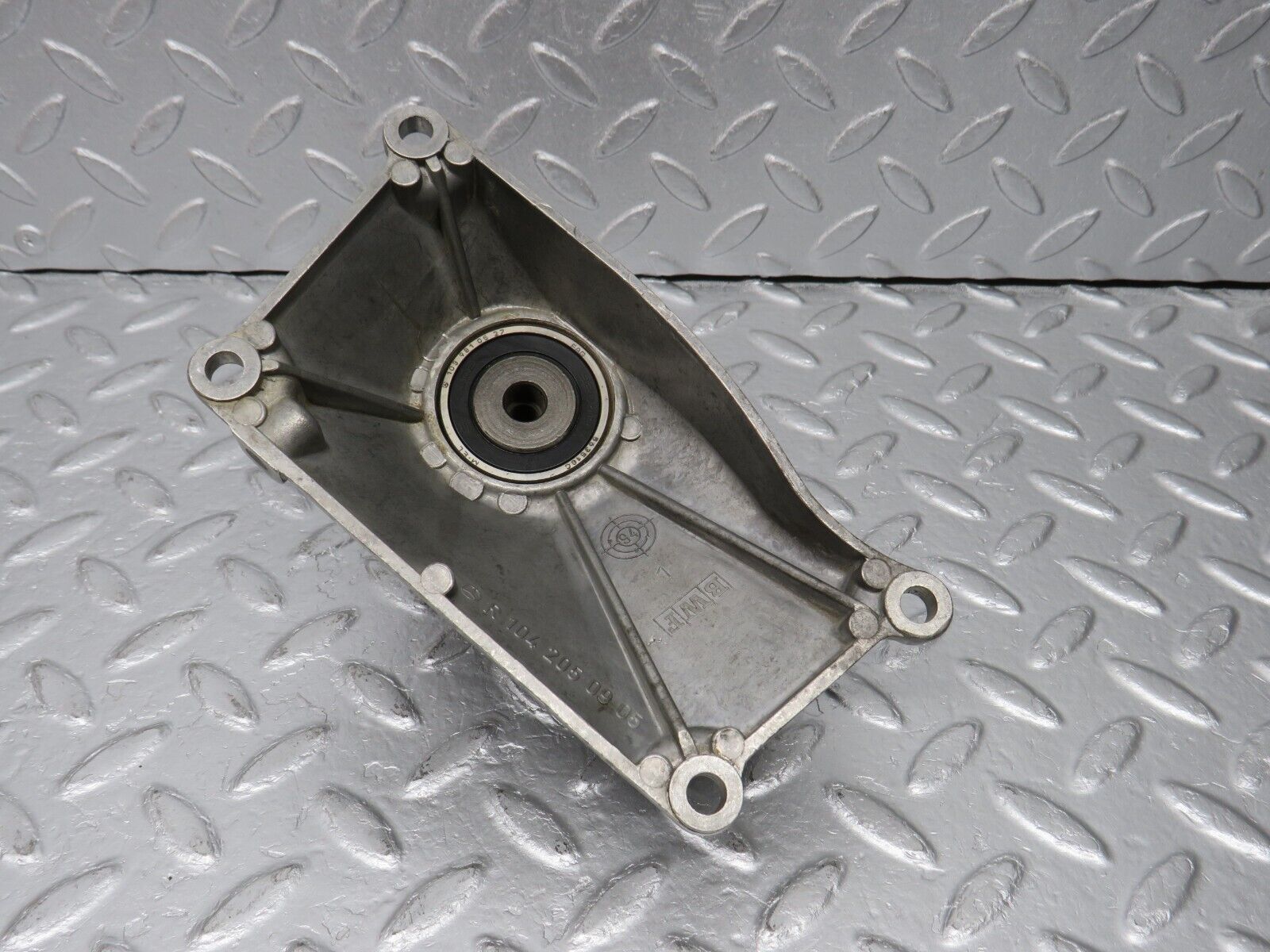 39425 Mercedes-Benz R129 320SL Coupe Belt Tensioner Assembly 1042050905