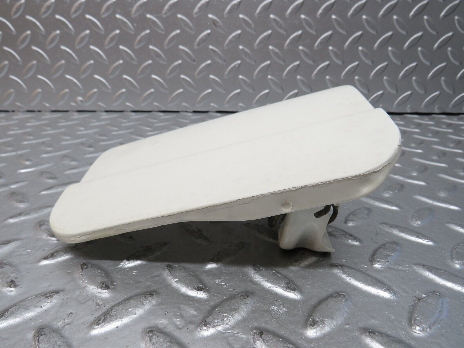 26819 Mercedes-Benz W123 240D Fuel Tank Flap Cap 1235840039