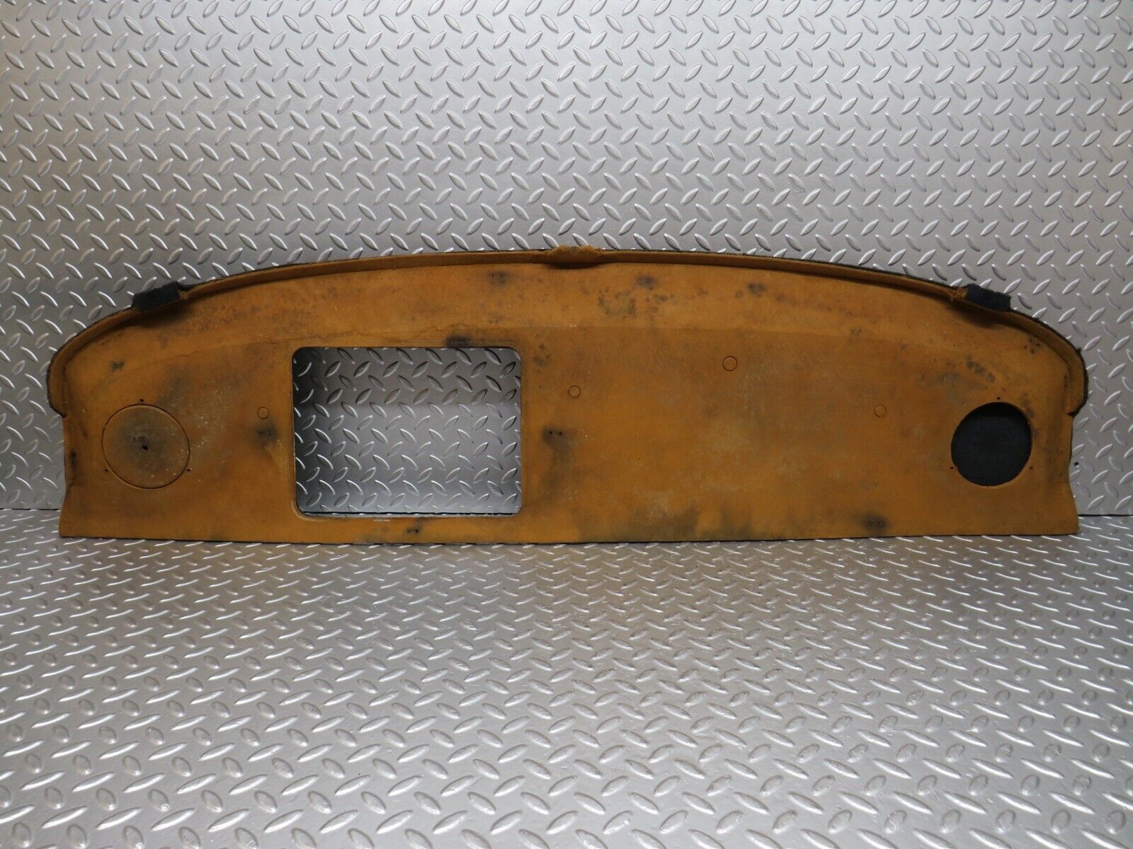 31050 Mercedes-Benz W123 200D Parcel Shelf