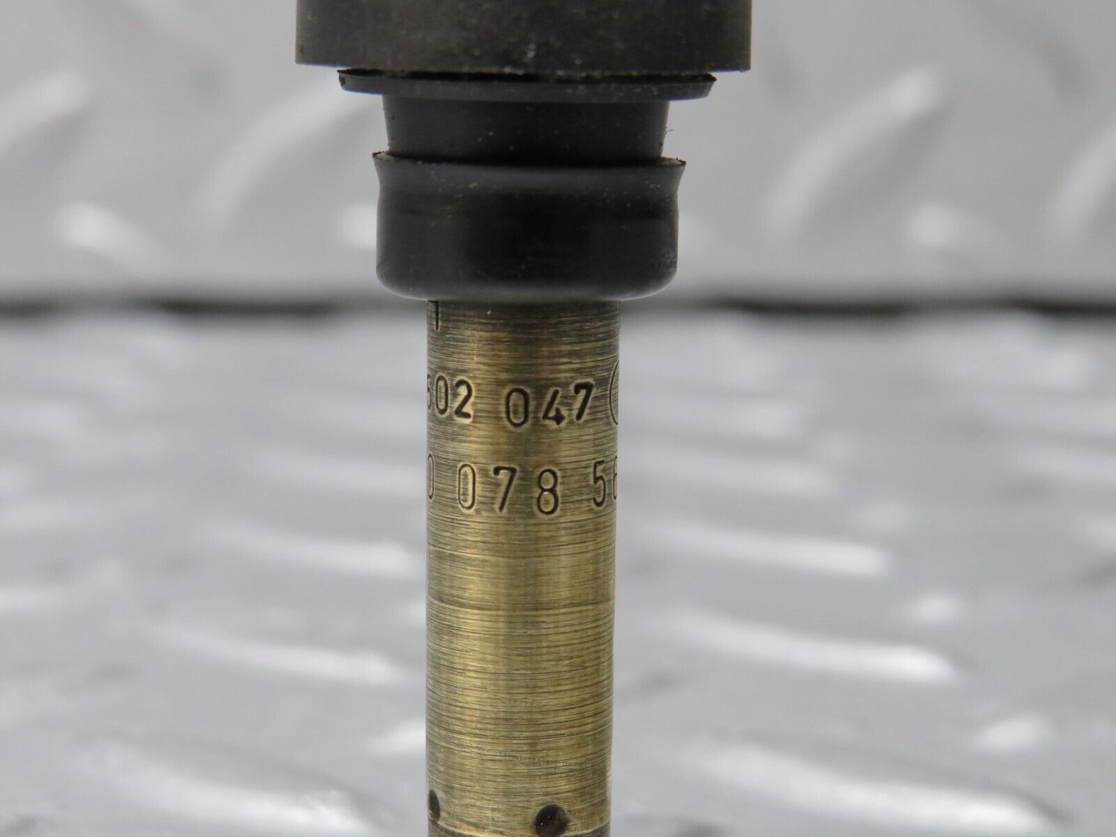 38903 Mercedes-Benz W201 190E 2.6L Fuel Injector Bosch 0000785623 0437502047