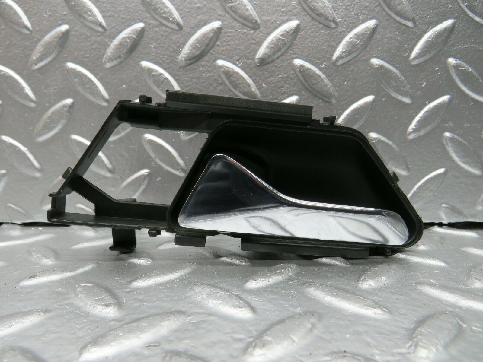 22375 Mercedes-Benz C124 E220 Coupe Interior Door Handle Left 1247600561