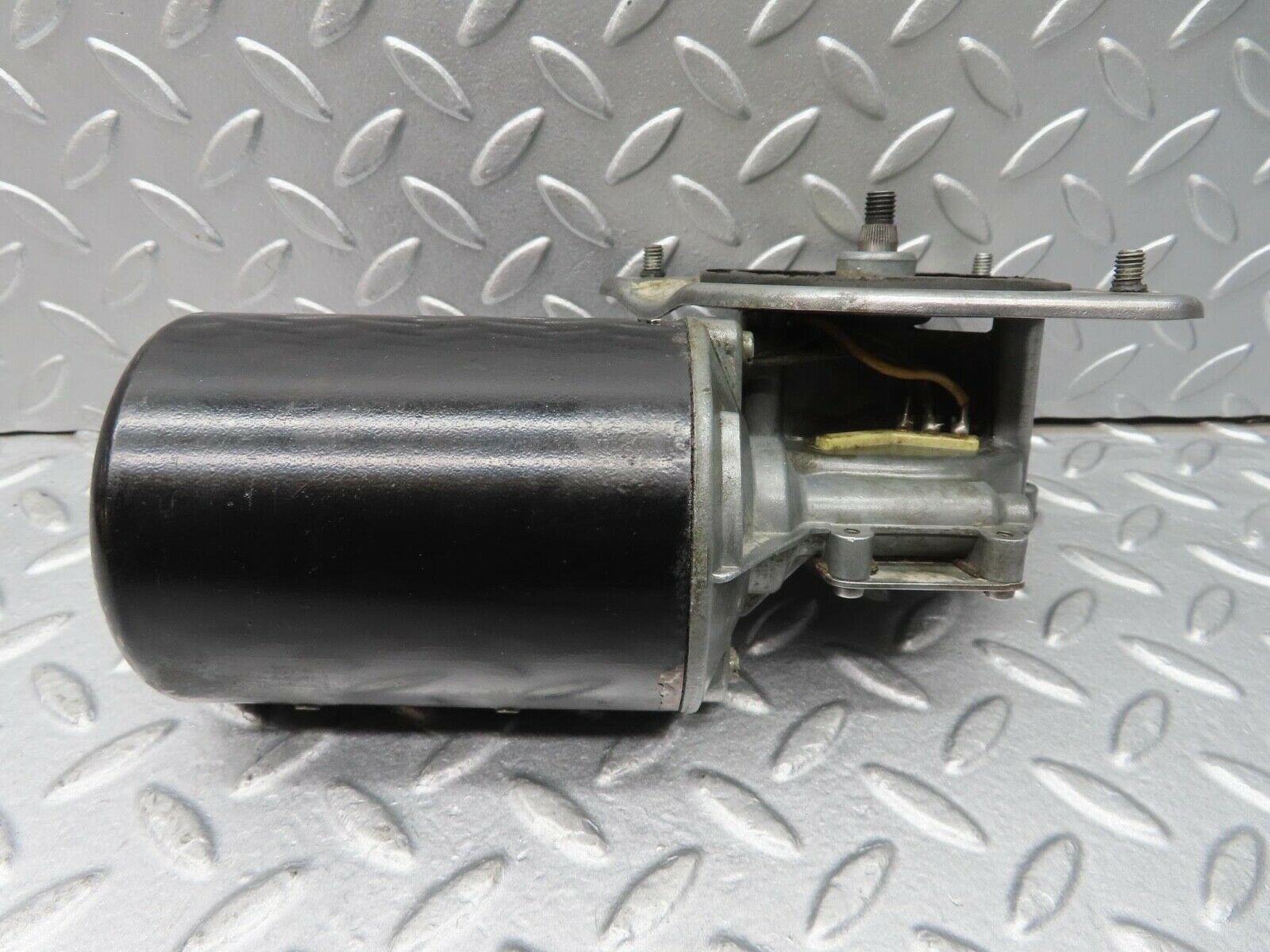 12420 Mercedes-Benz W108 280SE 3.5 Wiper Motor Bosch 0390446055