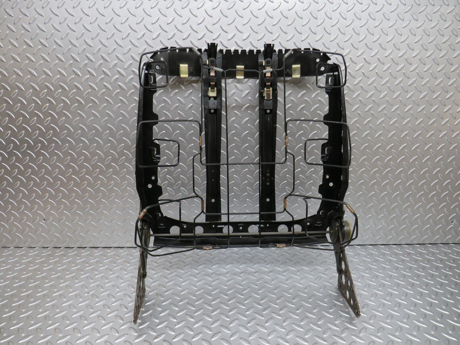 25478 Mercedes-Benz W123 200 Seat Backrest Left Side 1239101385