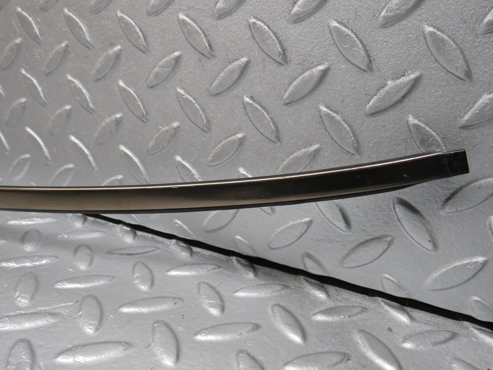 39803 Mercedes-Benz R129 320SL Coupe Front Windscreen Top Chrome Moulding Trim