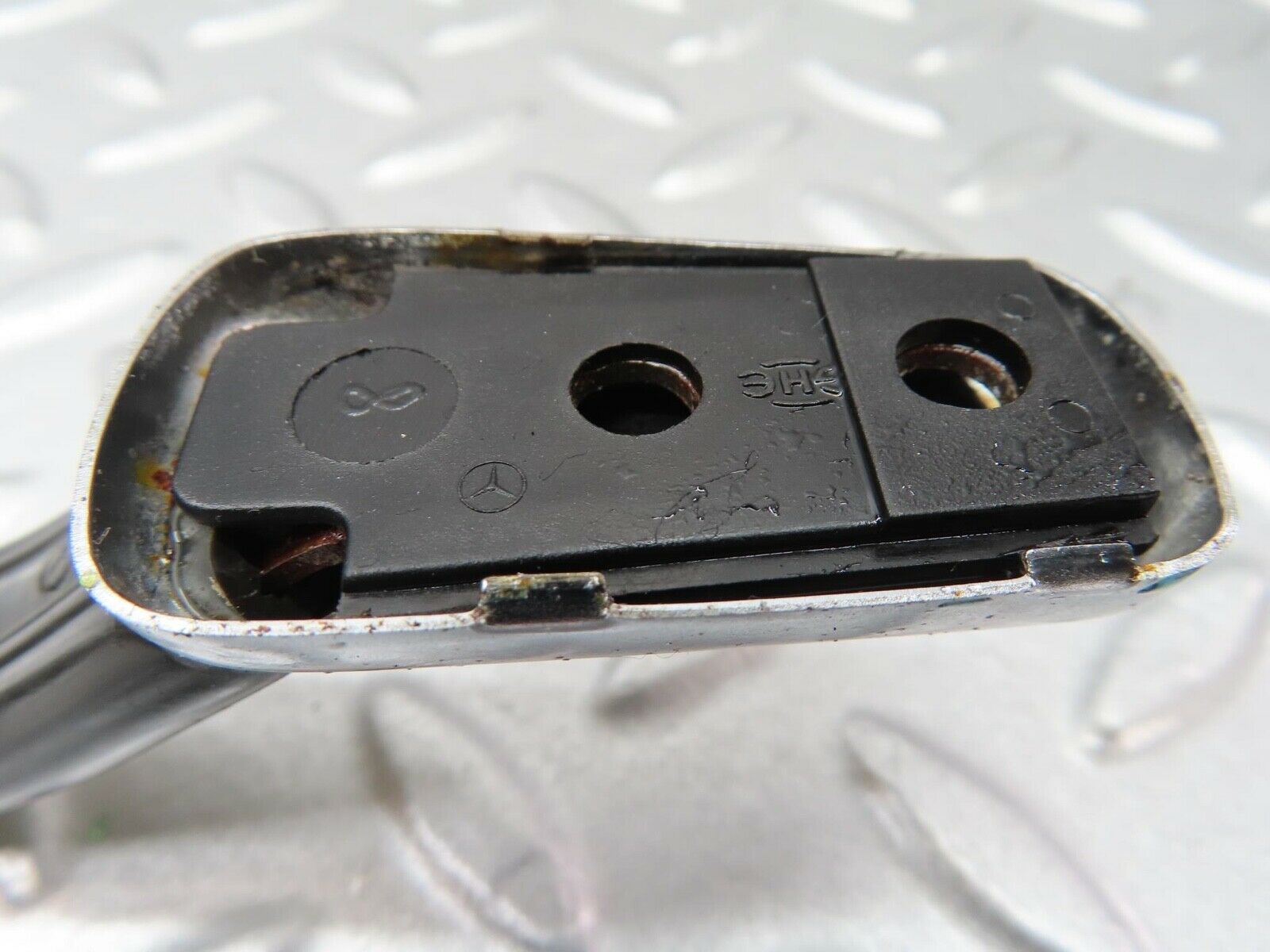 14014 Mercedes-Benz C107 280SLC Rear Left Interior Roof Grab Handle