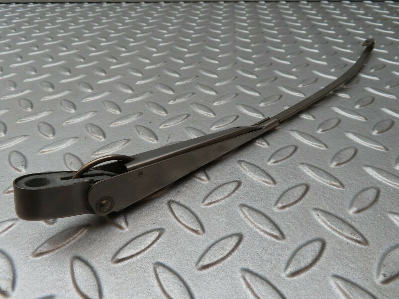 4659 Mercedes-Benz W114 280CE Coupe Front Right Wiper Arm
