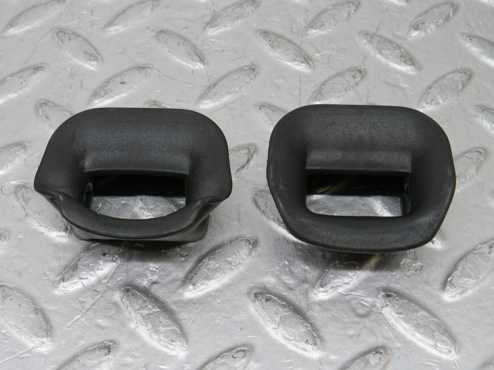 34742 Mercedes-Benz W210 320E Front Door Check Strap Rubber Cover 2027272430