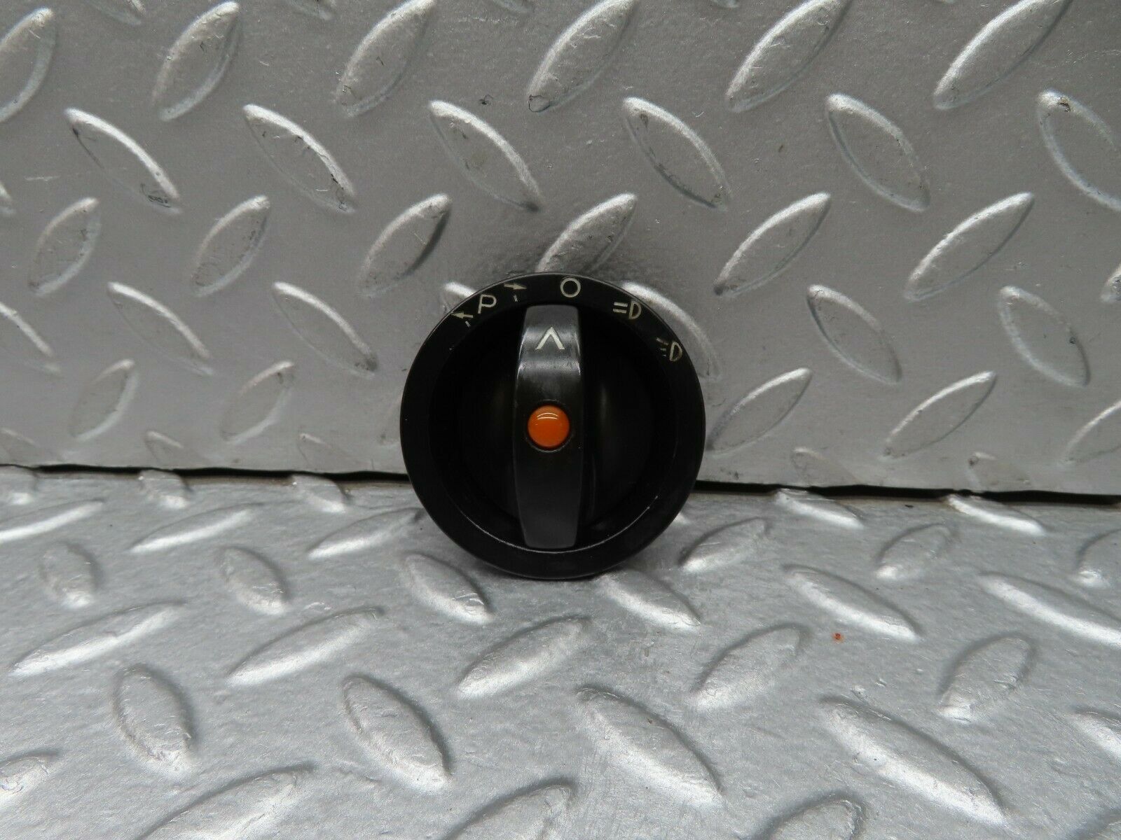 17979 Mercedes-Benz W123 200 Headlight Switch Black Collar And Knob