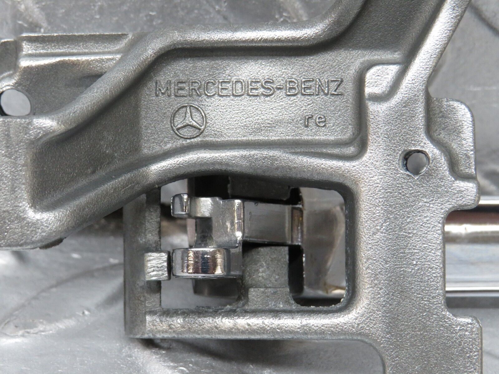 36105 Mercedes-Benz W126 420SE Front Right Door Interior Handle