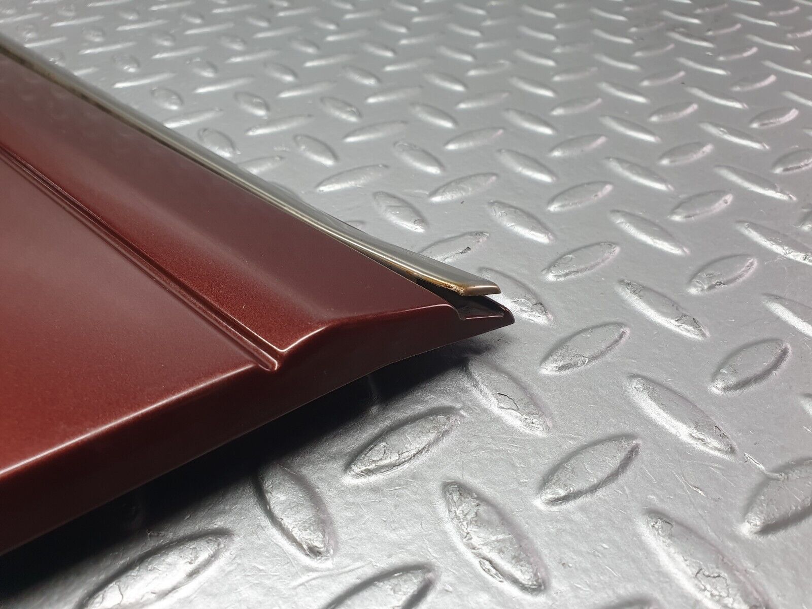 40910 Mercedes-Benz W126 300SE Front Right Door Moulding Trim 1266903840