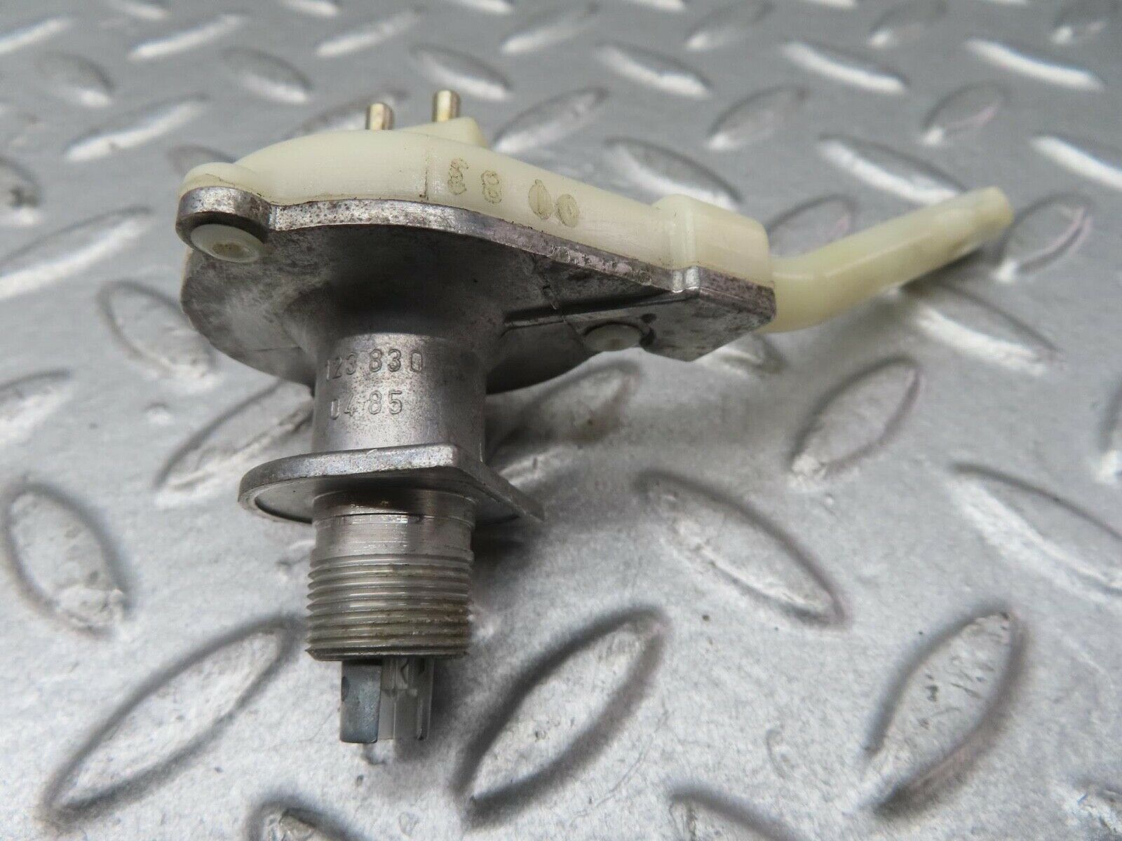 13558 Mercedes-Benz W123 200 Heater Regulator