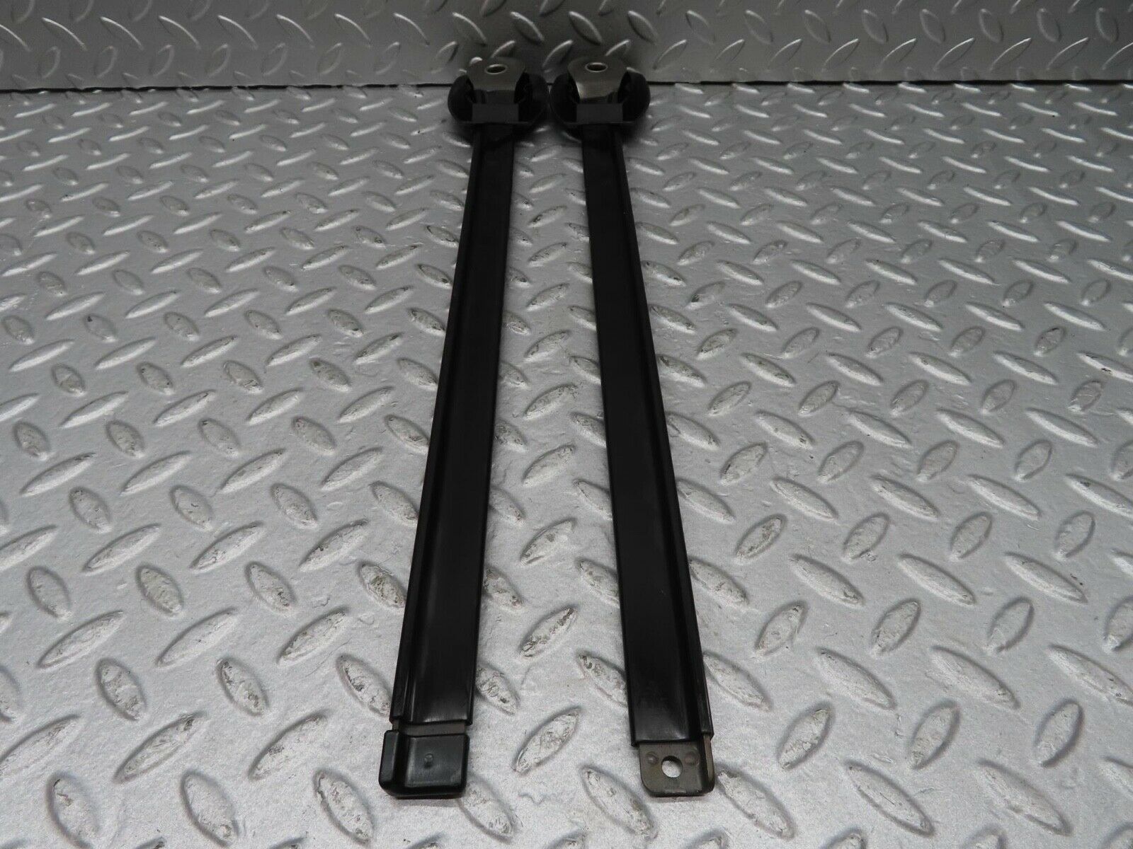 16234 Mercedes-Benz W124 260E Seat Belt Runner With Cover 1249193520