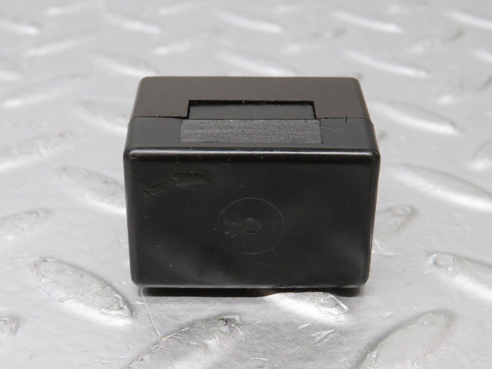 37919 Mercedes-Benz A124 320E Cabriolet Fuse Box Connector