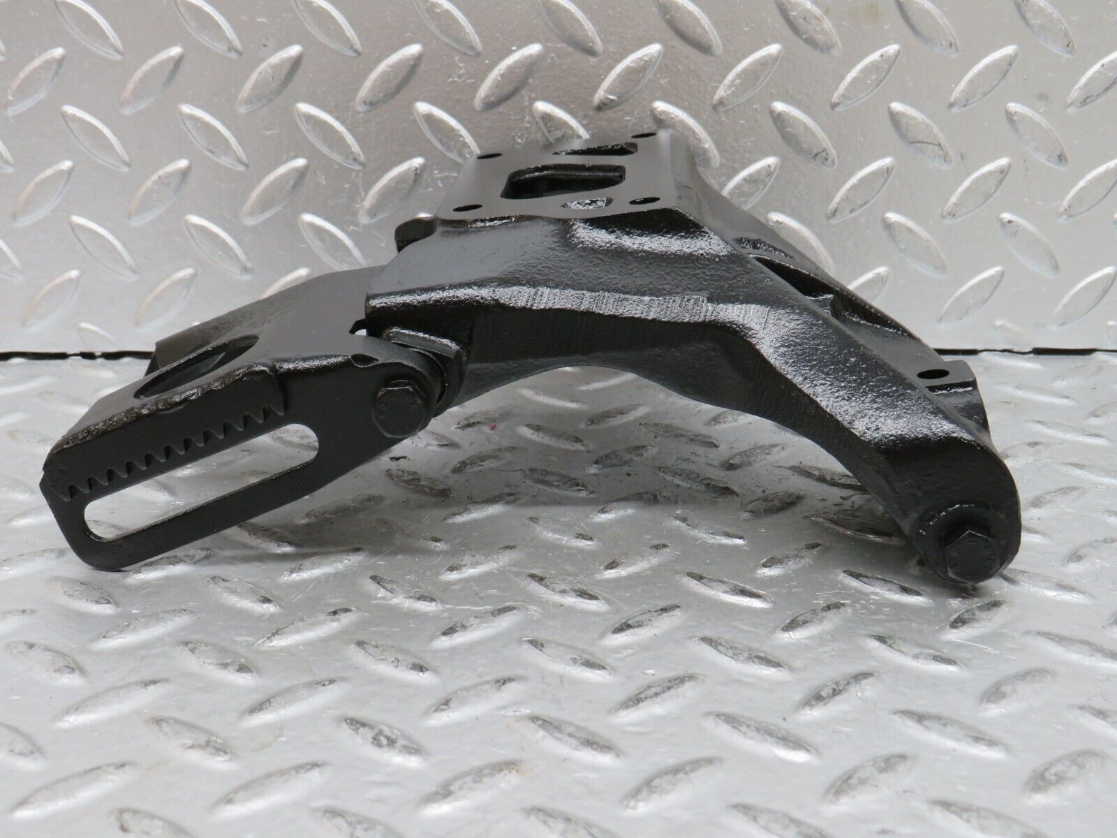 28067 Mercedes-Benz W123 280E Alternator Generator Bracket 1101550535