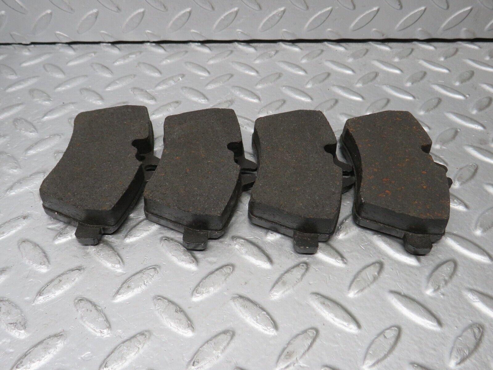 38207 Mercedes-Benz W169 Genuine Front Brake Pads New 1694200720