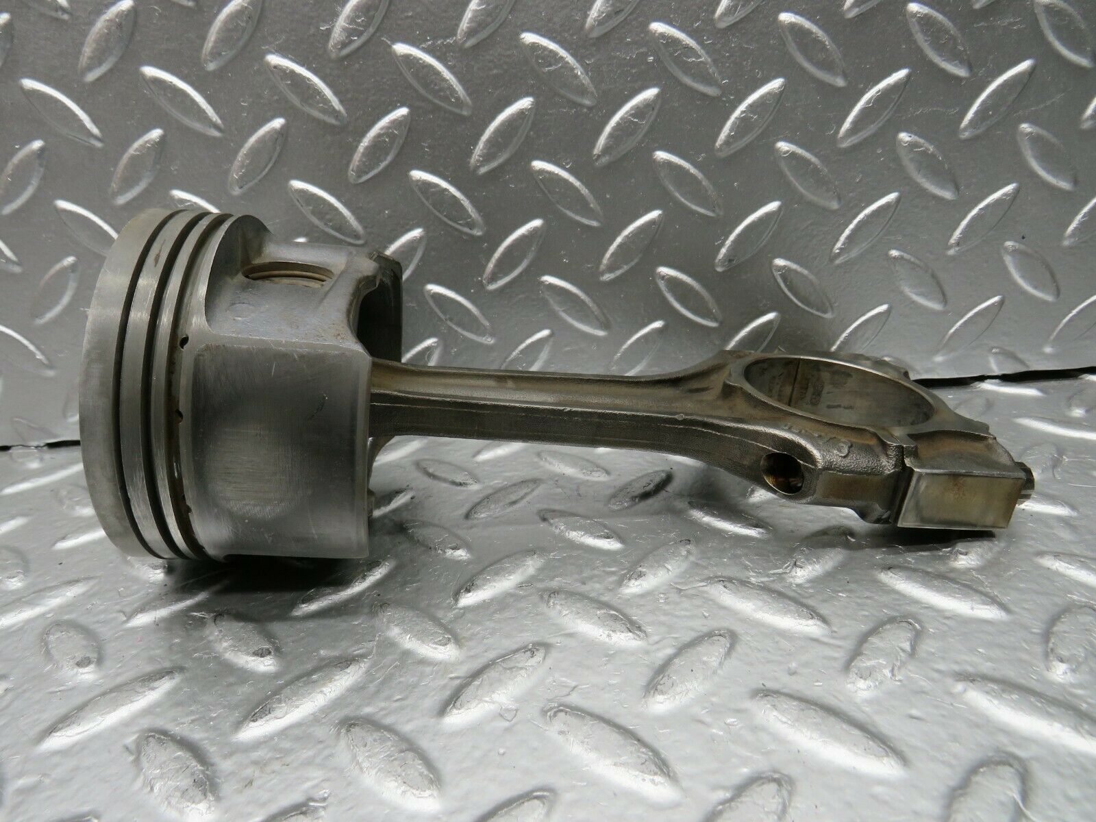 22469 Mercedes-Benz C124 E220 Coupe Piston With Connecting Rod 89.9 mm