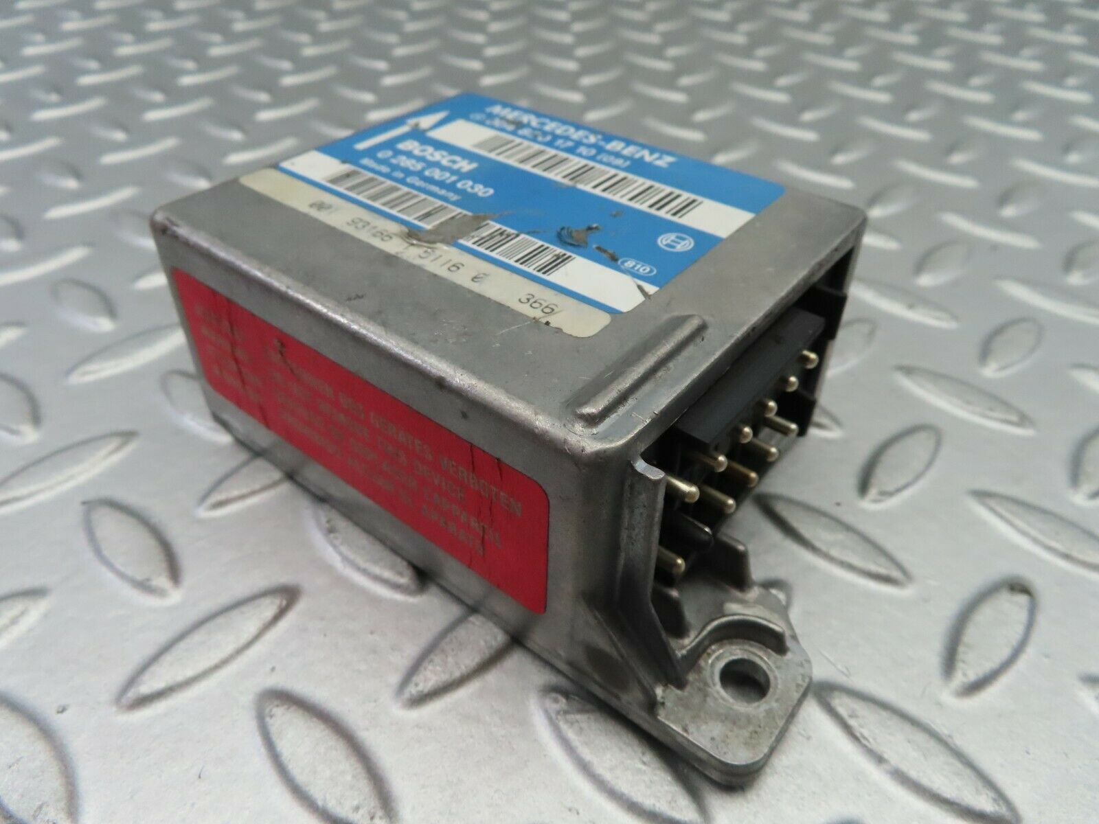 7190 Mercedes-Benz S124 E220 Wagon Air Bag Control Unit Bosch 0048201710