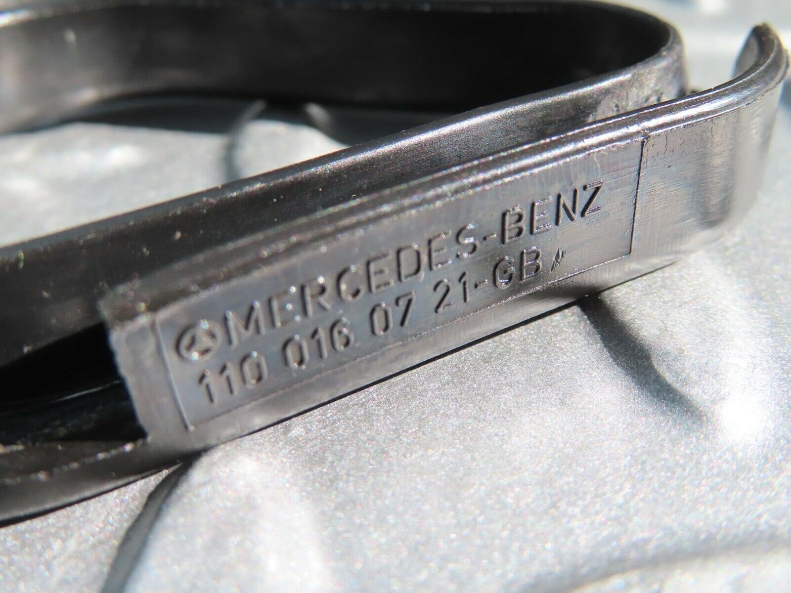 16120 Mercedes-Benz W123 280E Valve Cover Gasket Set 1100160721