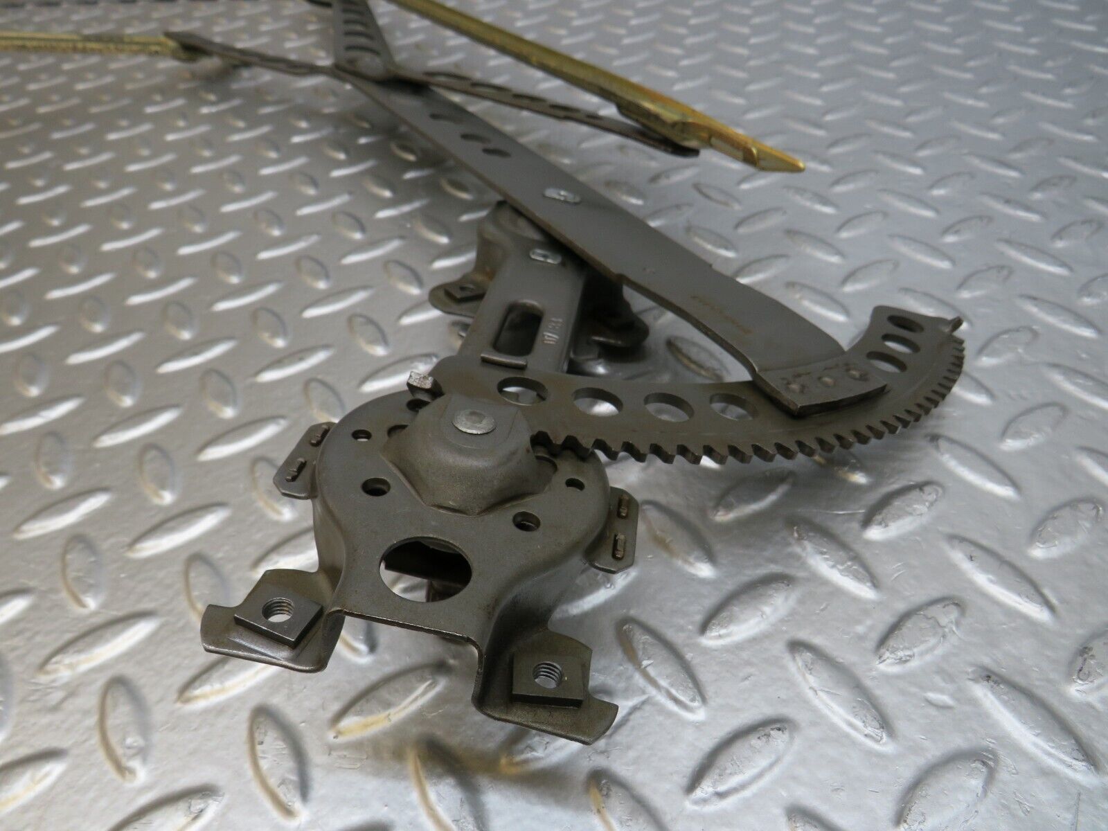 25453 Mercedes-Benz W123 200 Front Right Manual Window Regulator