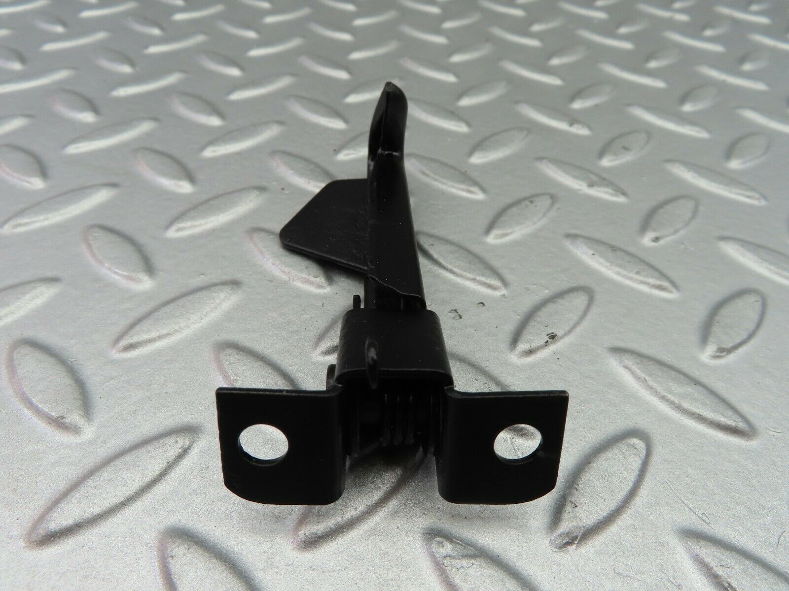 7061 Mercedes-Benz C107 350SLC Coupe Bonnet Safety Latch