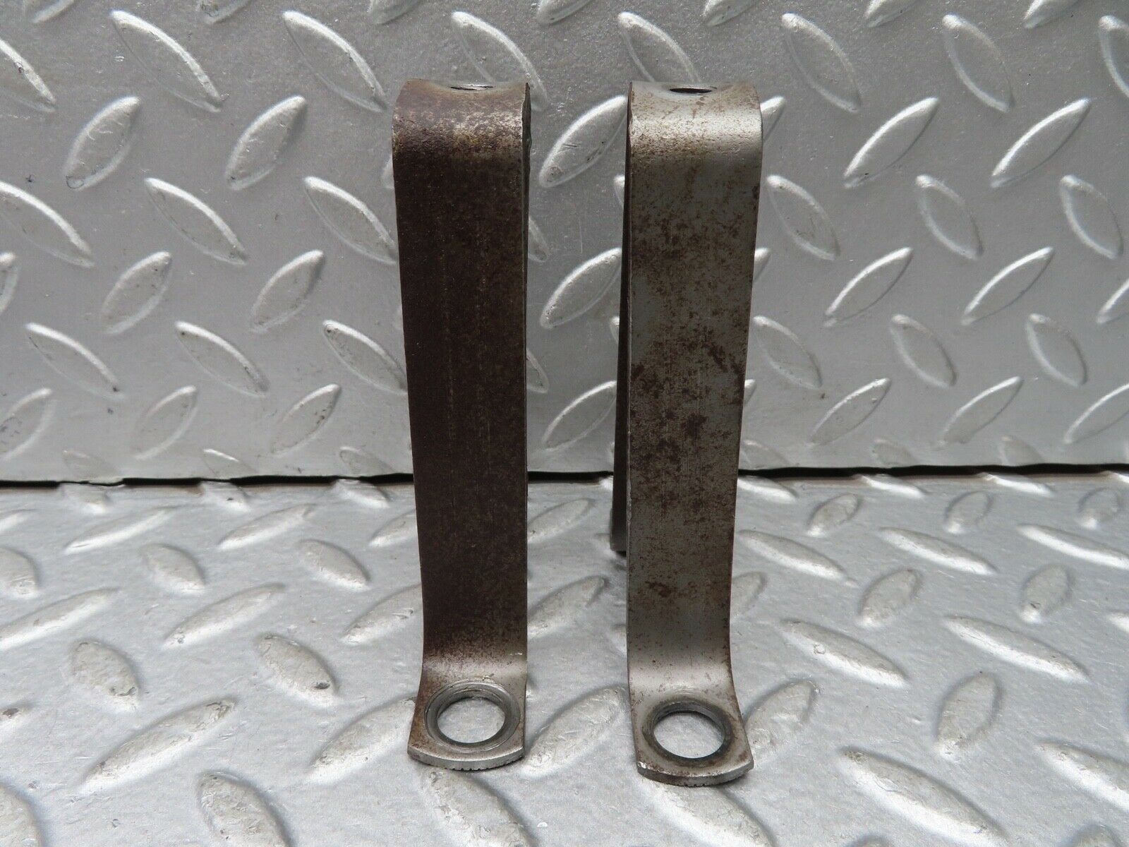 18869 Mercedes-Benz W121 190b Ponton Valve Cover Support