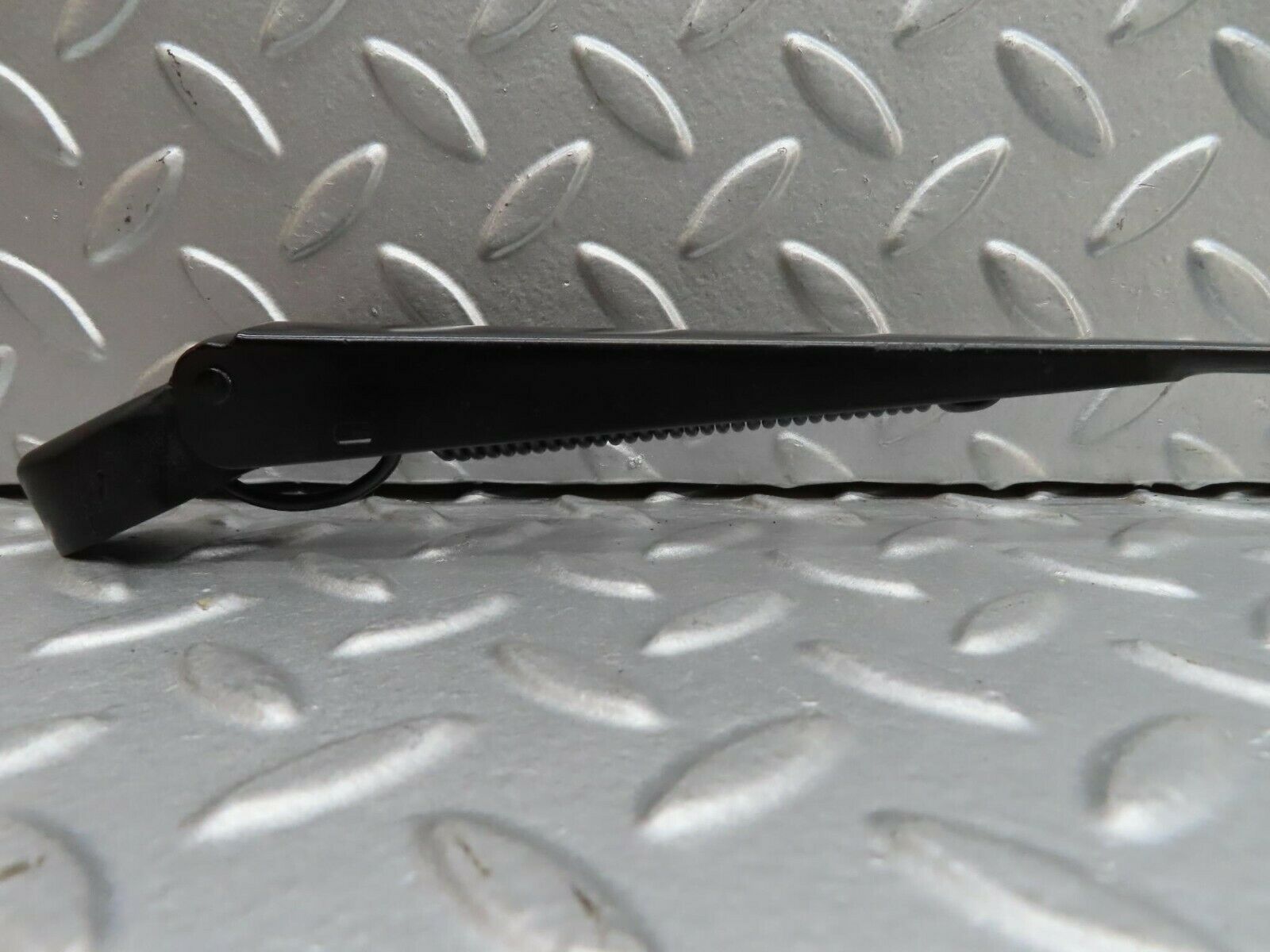 15249 Mercedes-Benz W123 230E Wiper Arm Bosch Left 3399990553