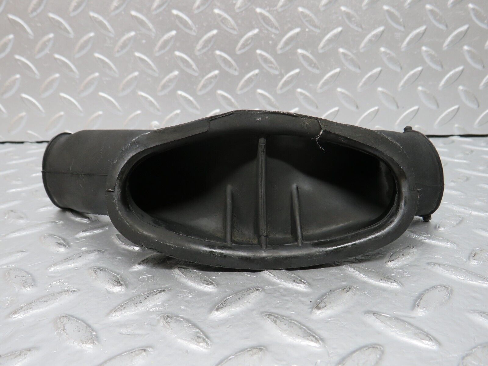 32614 Mercedes-Benz S124 300TE Wagon Heater Water Drain 1248320025