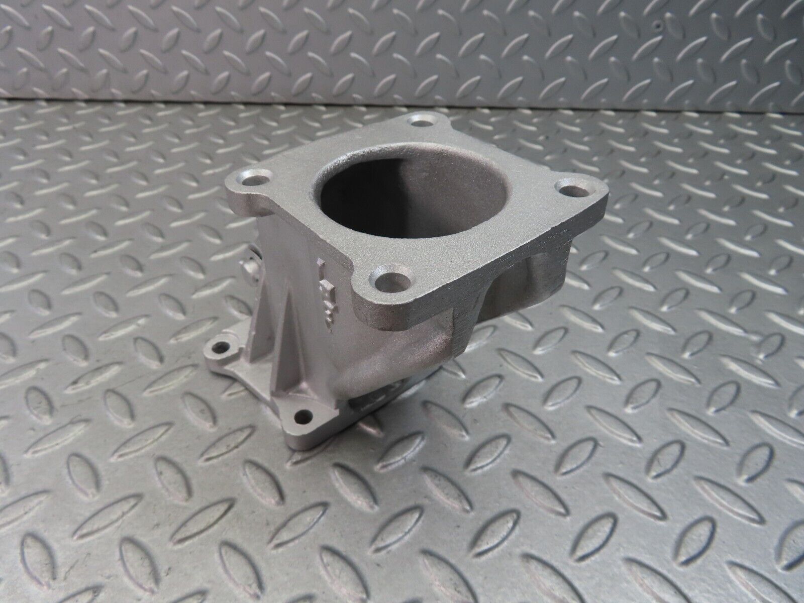 8322 Mercedes-Benz W111 Brake Booster Bracket Holder 1134350140