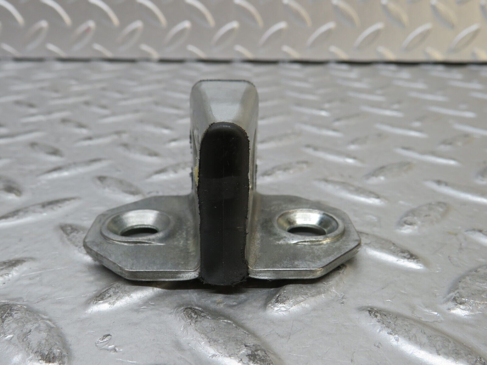 27745 Mercedes-Benz S124 300TE Wagon Door Lock Latch