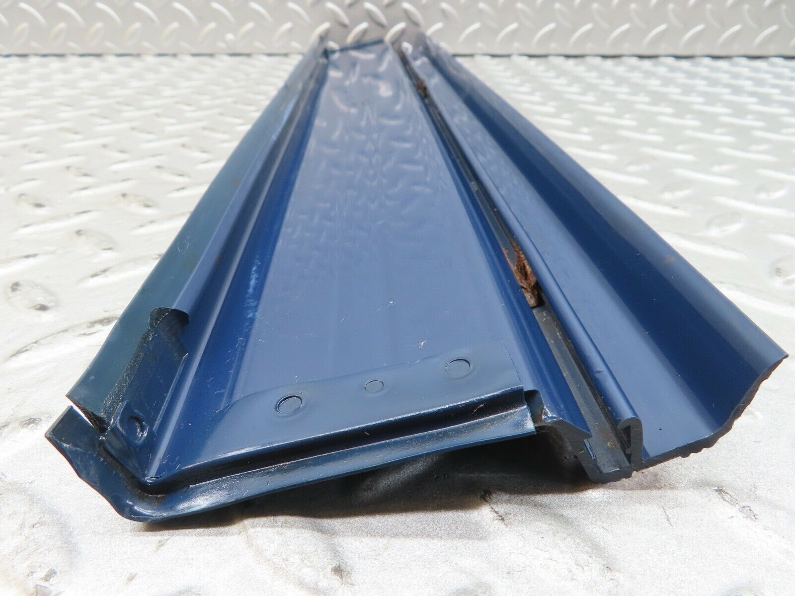 17532 Mercedes-Benz W116 450SEL Rear Right Door Sill Blue