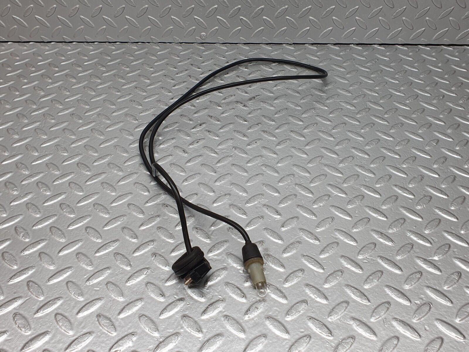 41088 Mercedes-Benz W126 300SE Front Wing Indicator Cable Wire 1249971881