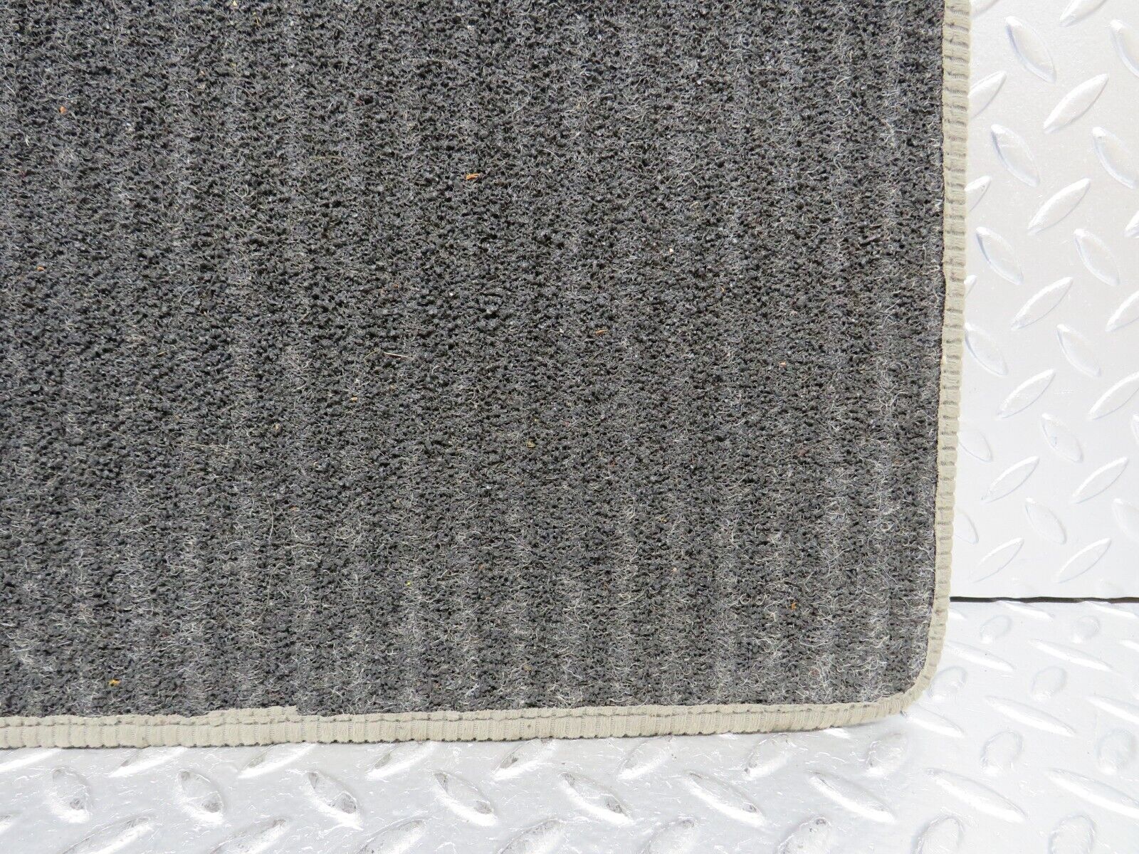 32336 Mercedes-Benz S124 300TE Wagon Rear Right Floor Carpet Mat Grey