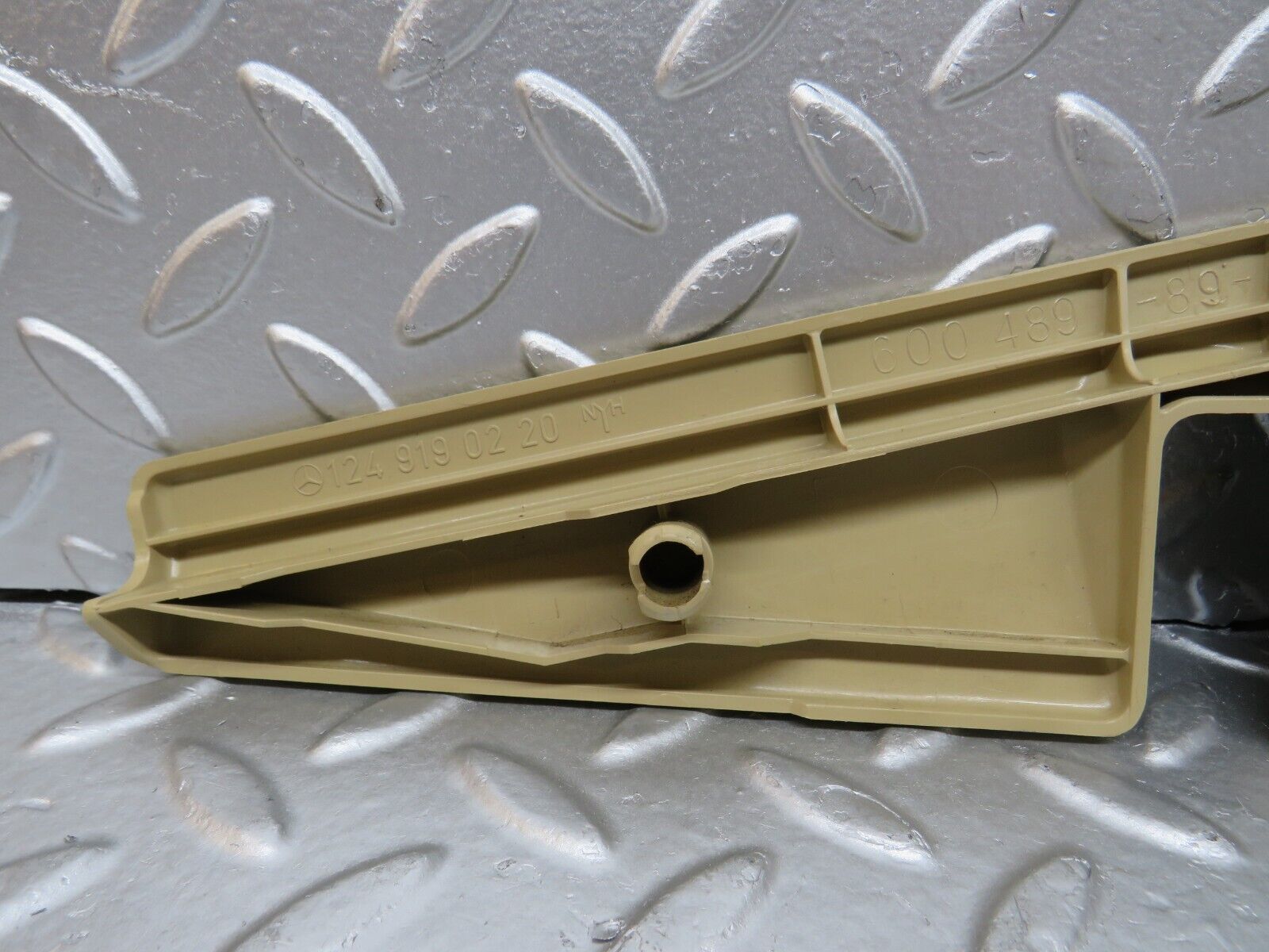 29391 Mercedes-Benz W124 230E Front Right Driver Seat Trim Beige 1249190220