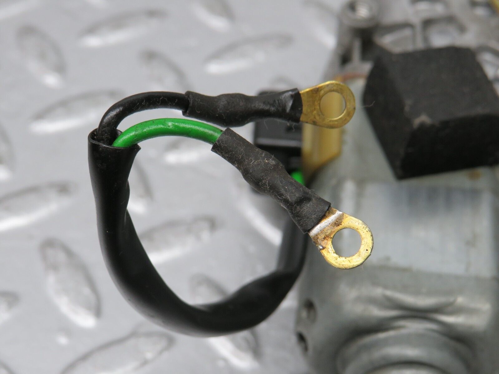 33953 Mercedes-Benz W124 230E Front Left Window Regulator Motor 0130821137