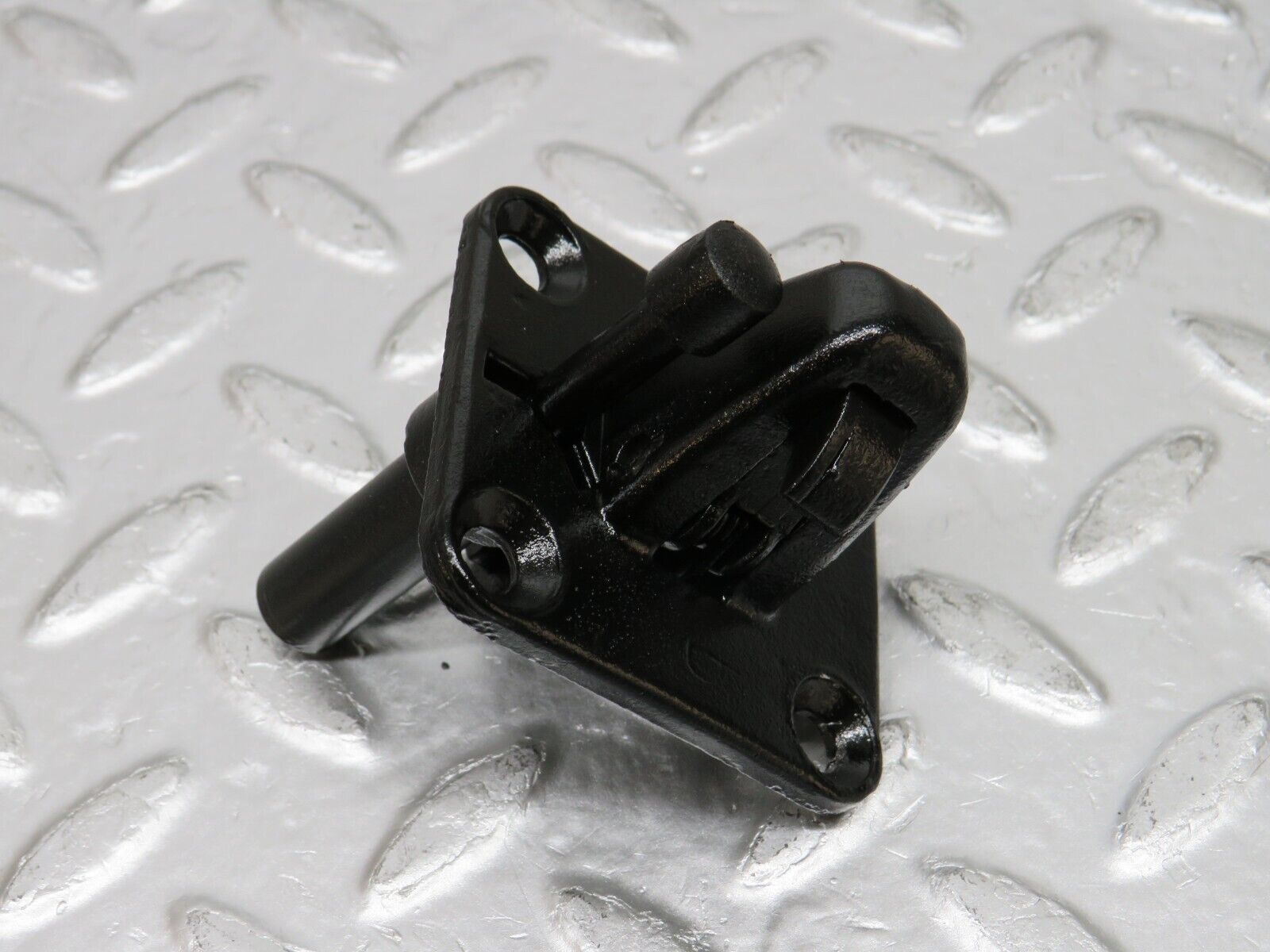 0774 Mercedes-Benz C107 350SLC Coupe Bonnet Lock Catch