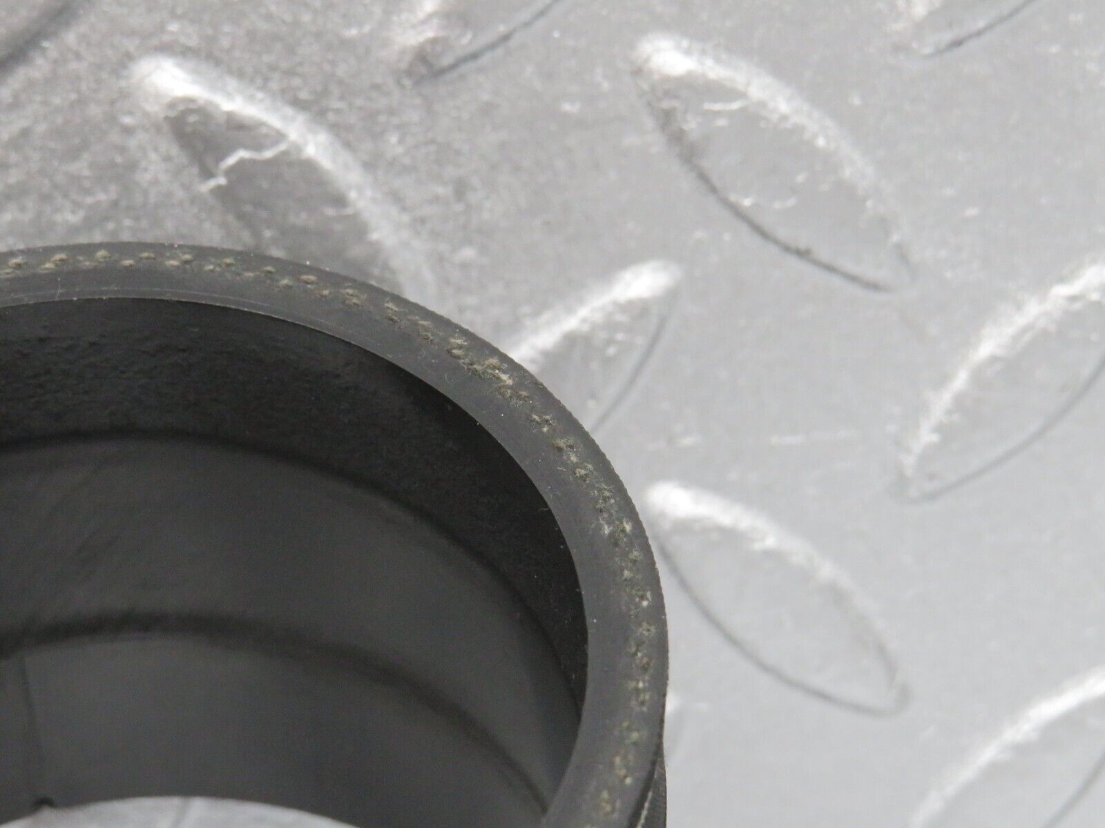 39408 Mercedes-Benz R129 320SL Coupe Air Intake Manifold Hose 1041411783