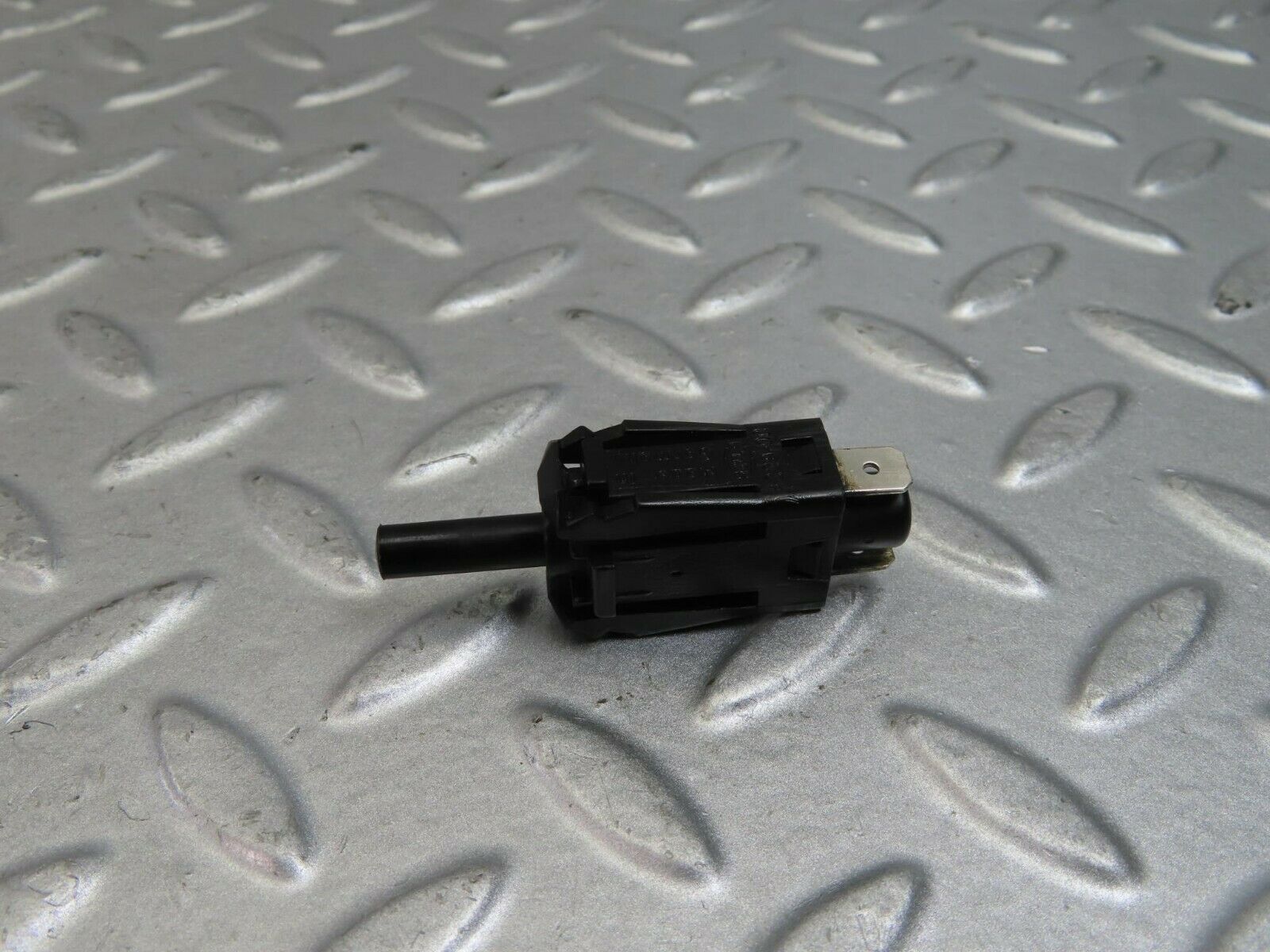 9461 Mercedes-Benz C124 300CE Coupe Door Contact Switch 0015458714