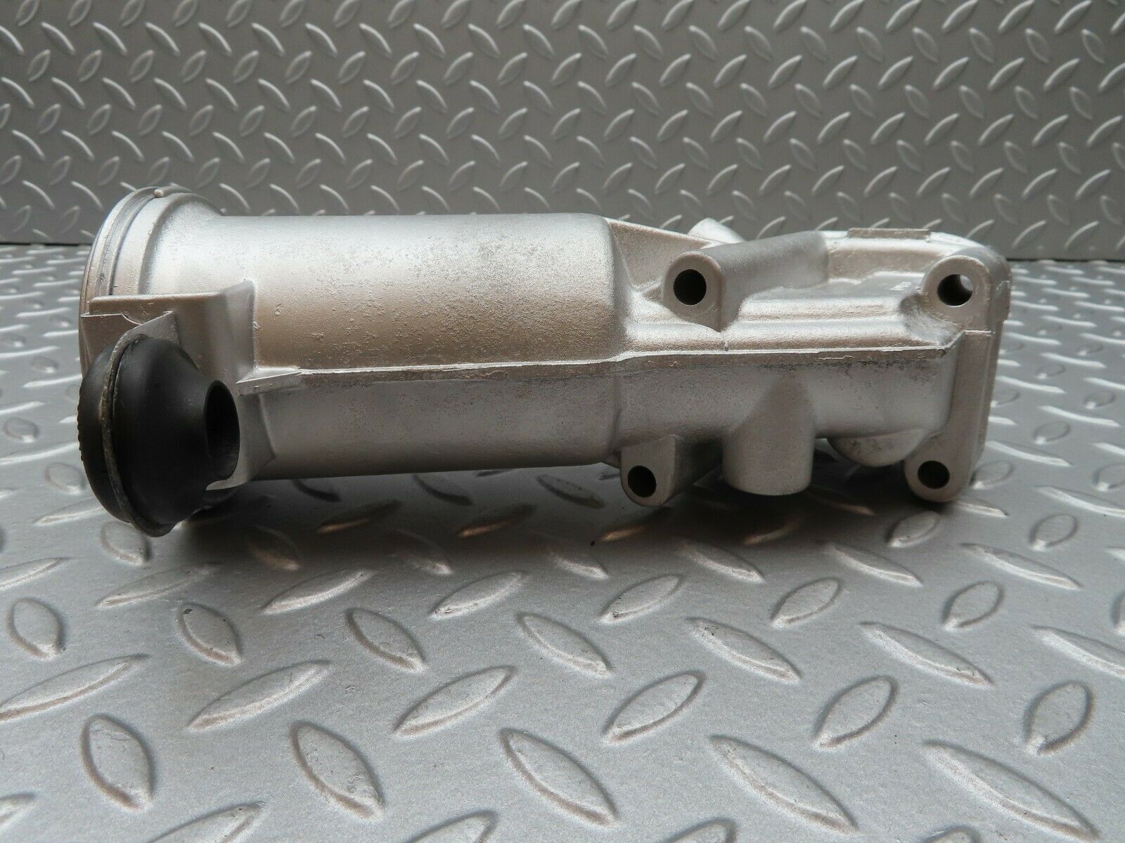 3871 Mercedes-Benz S123 200T Wagon Oil Filter Housing 1021800111