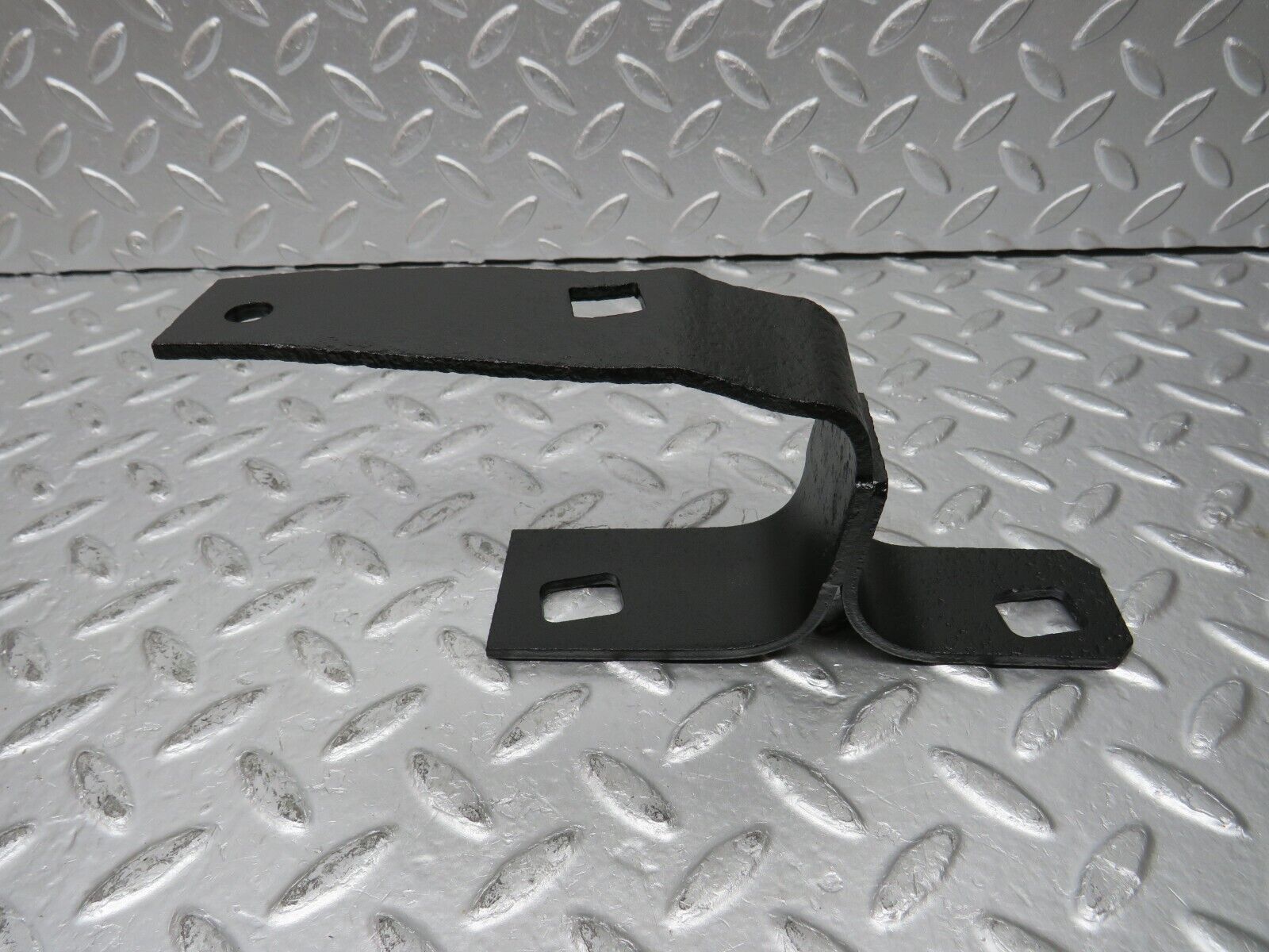 31547 Mercedes-Benz W123 200D Rear Bumper Bracket Pair
