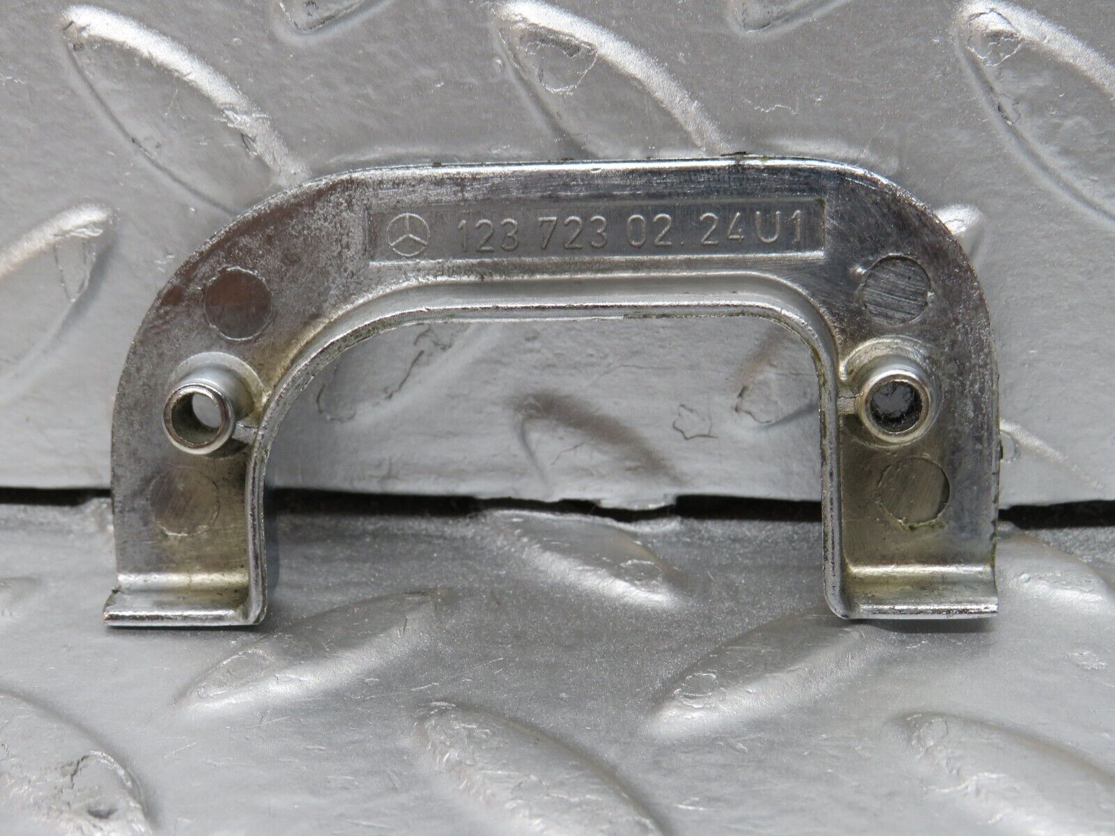 31000 Mercedes-Benz W123 200D Right Interior Chrome Door Latch Trim 1237230224