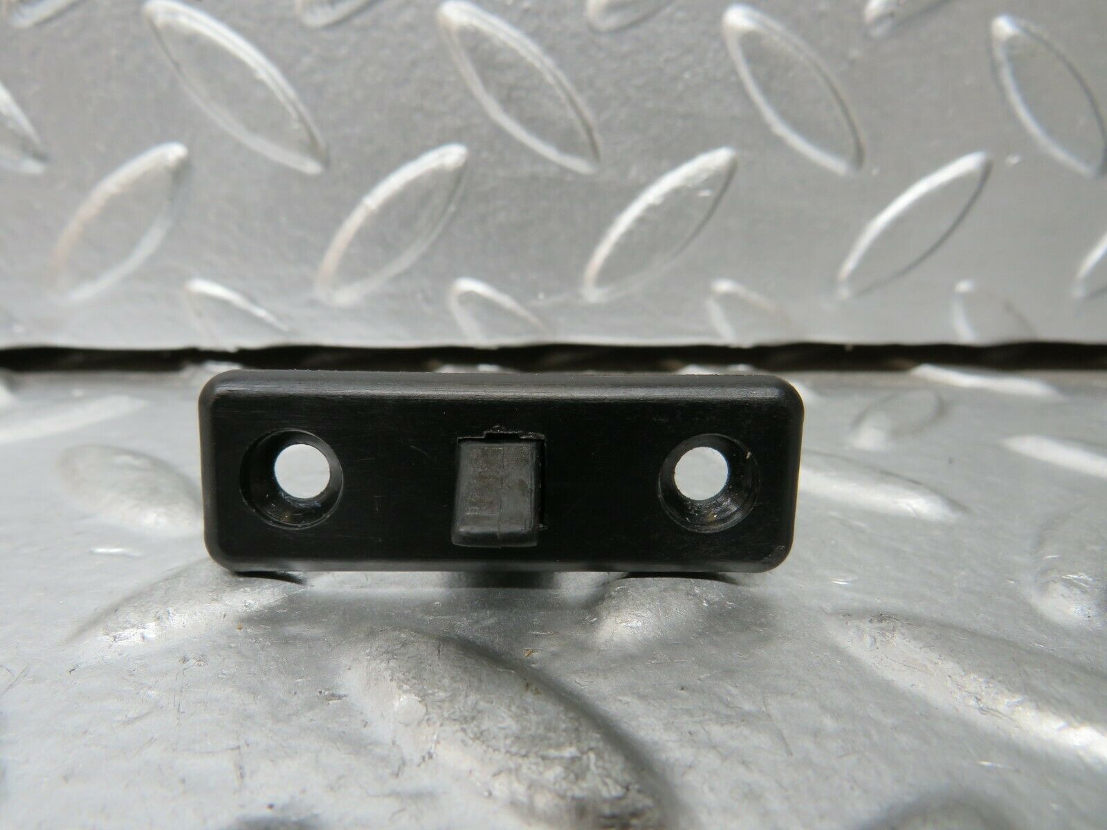 23420 Mercedes-Benz W116 350SE Glove Box Lock 1076890025