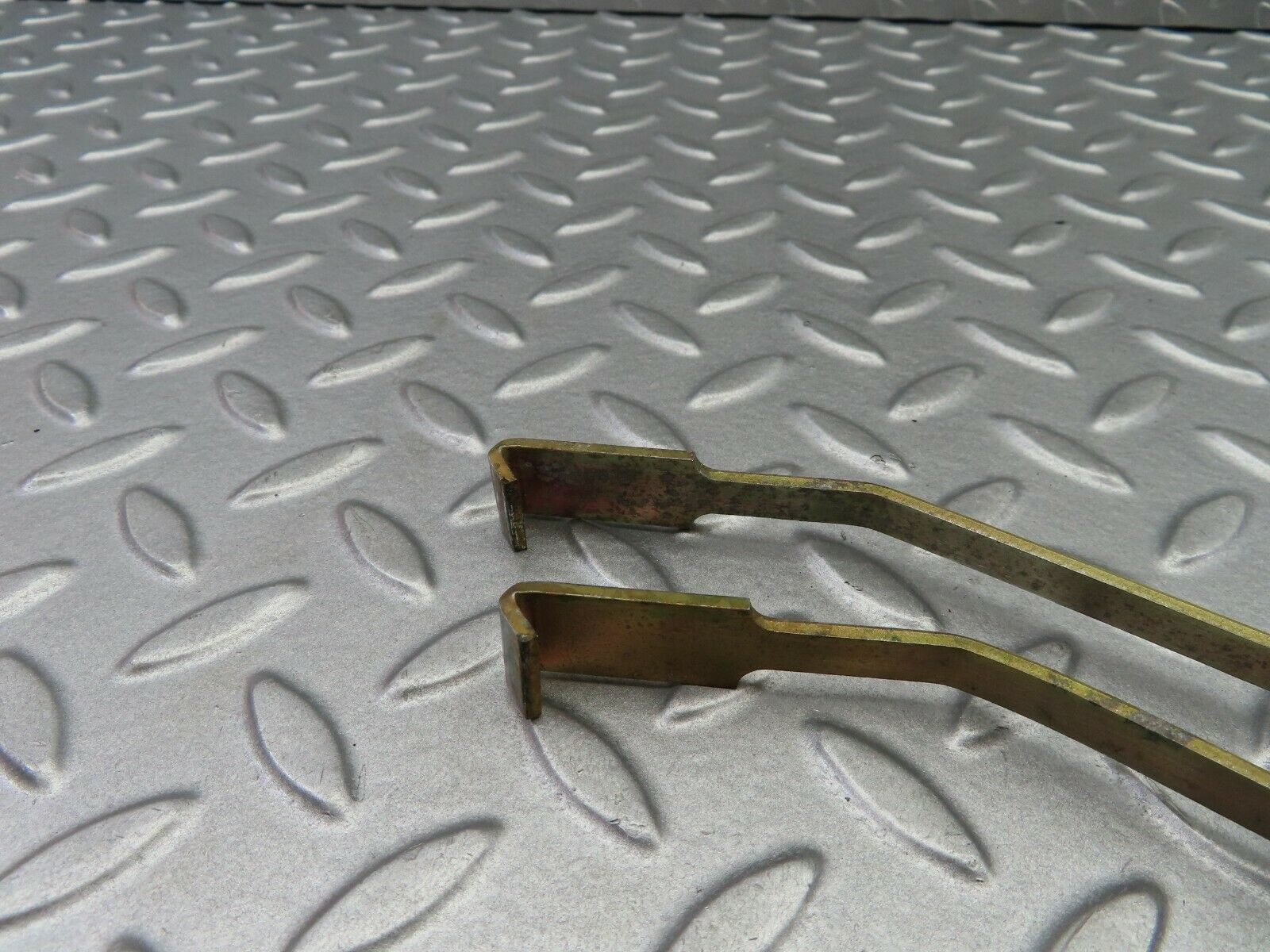 5920 Mercedes-Benz W123 200 Heater Box Holder Strap