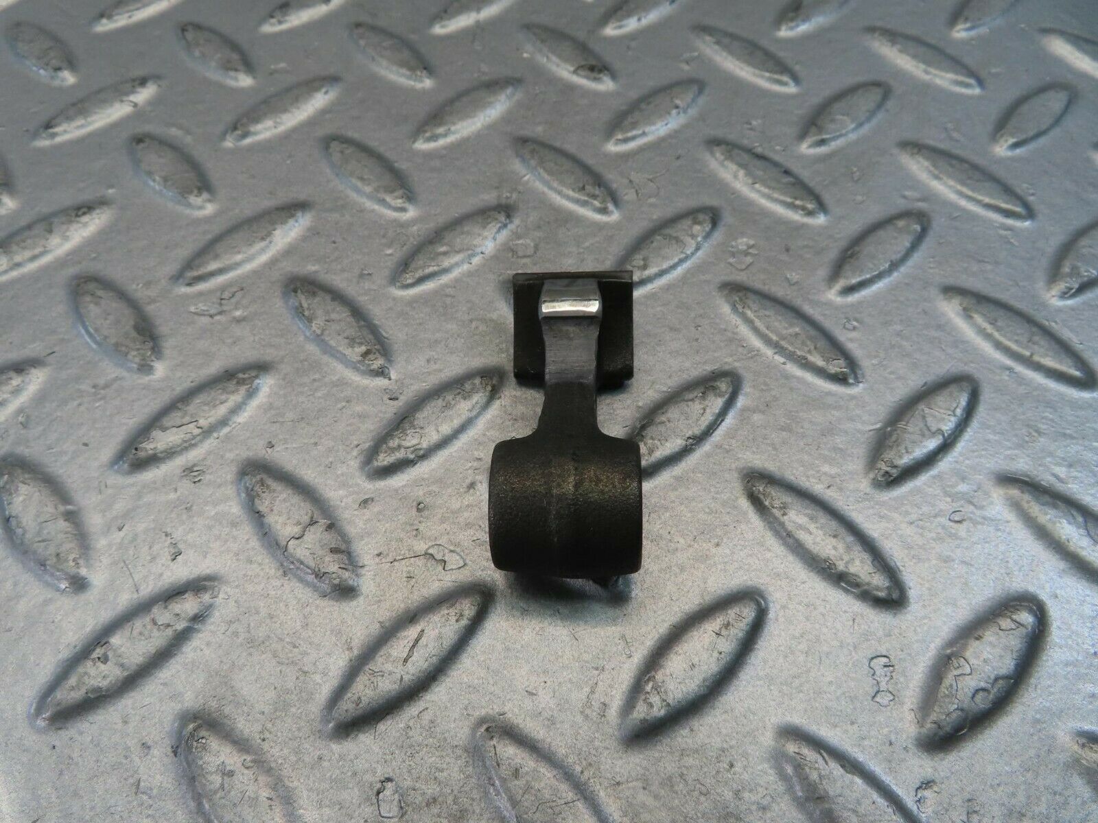 10974 Mercedes-Benz W115 220D Rocker Arm