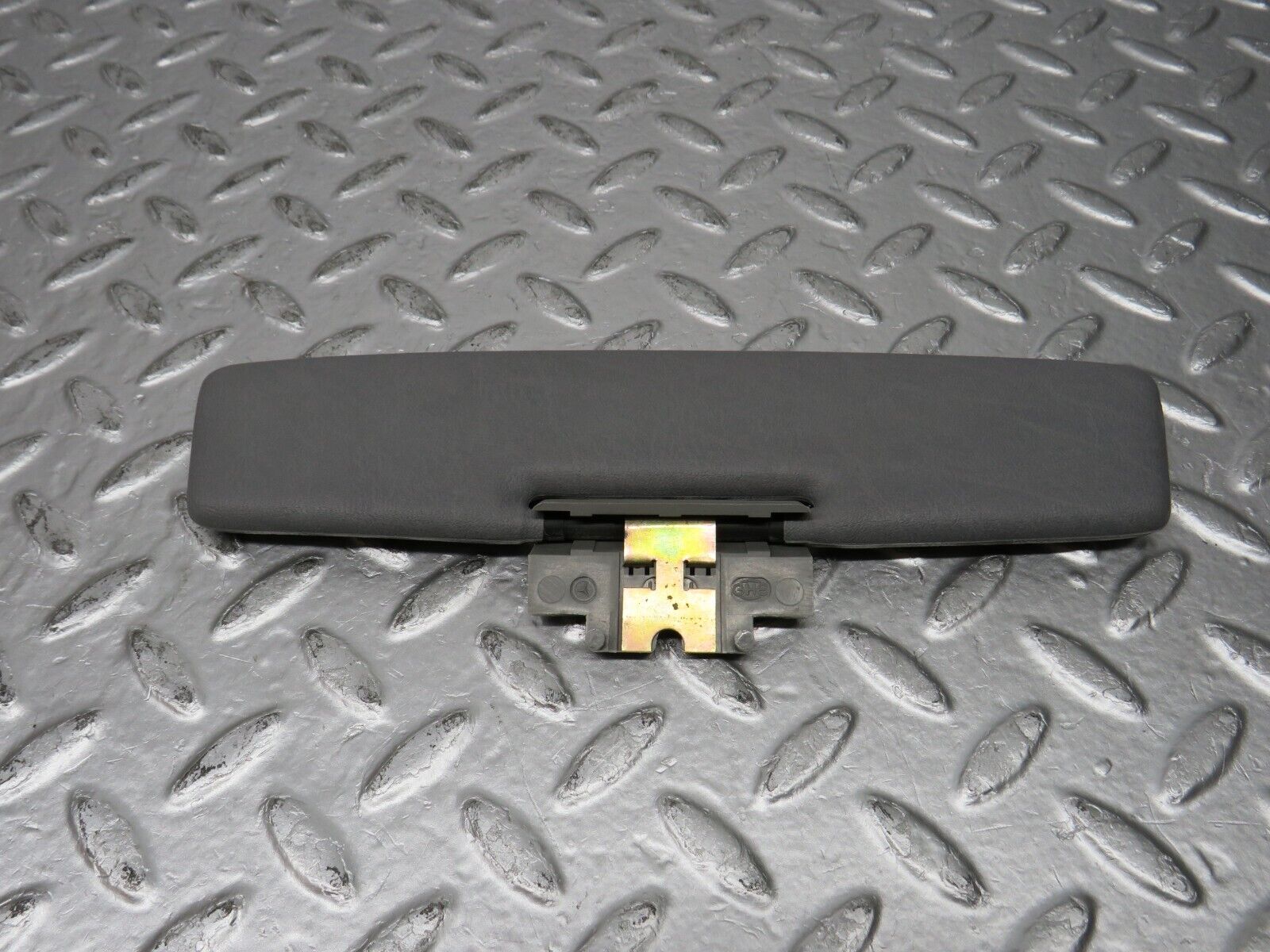 32400 Mercedes-Benz S124 300TE Wagon Middle Sun Visor Grey