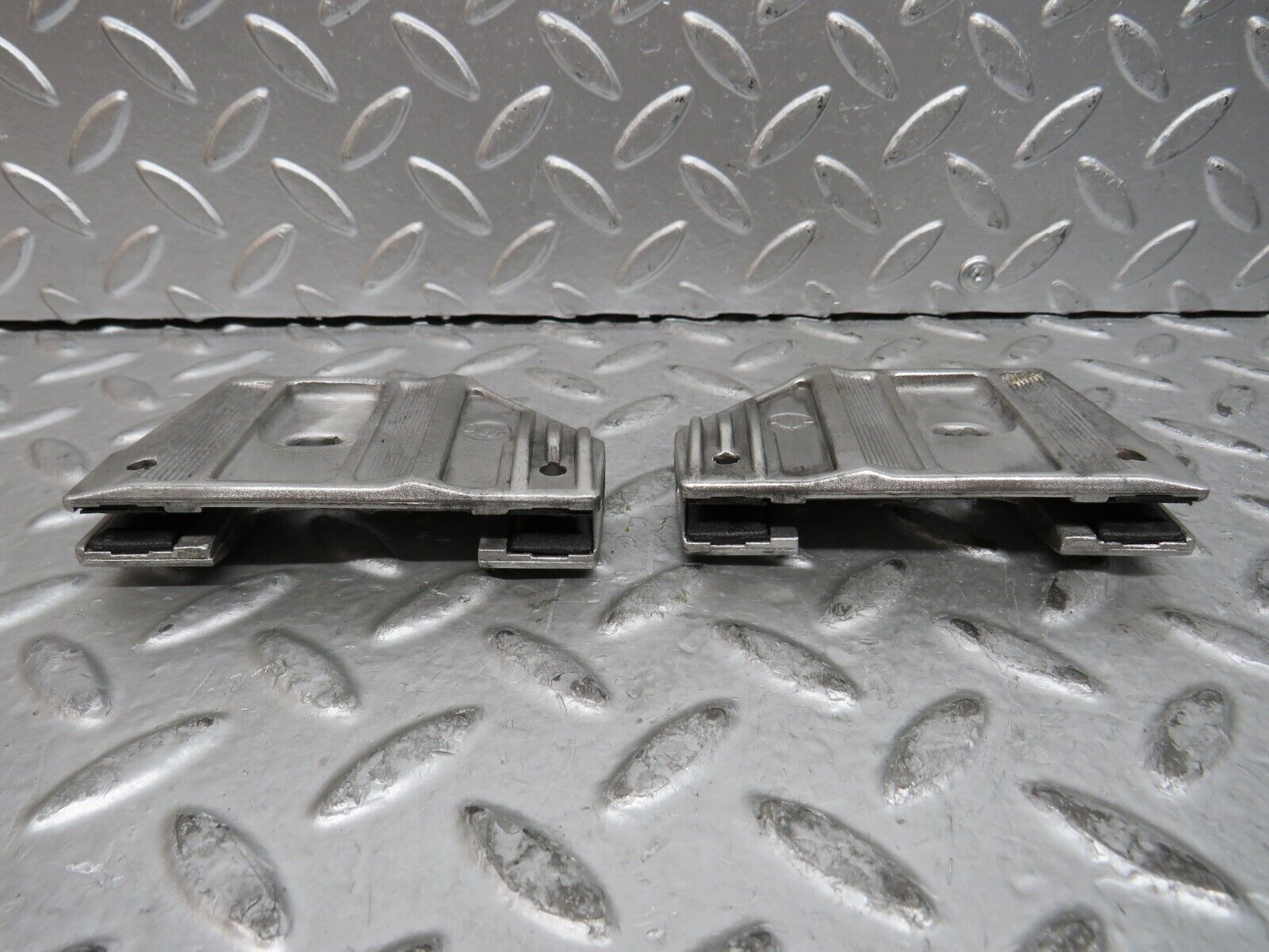 29124 Mercedes-Benz C124 320CE Window Guide Pad Pair 1247250232 1247250132