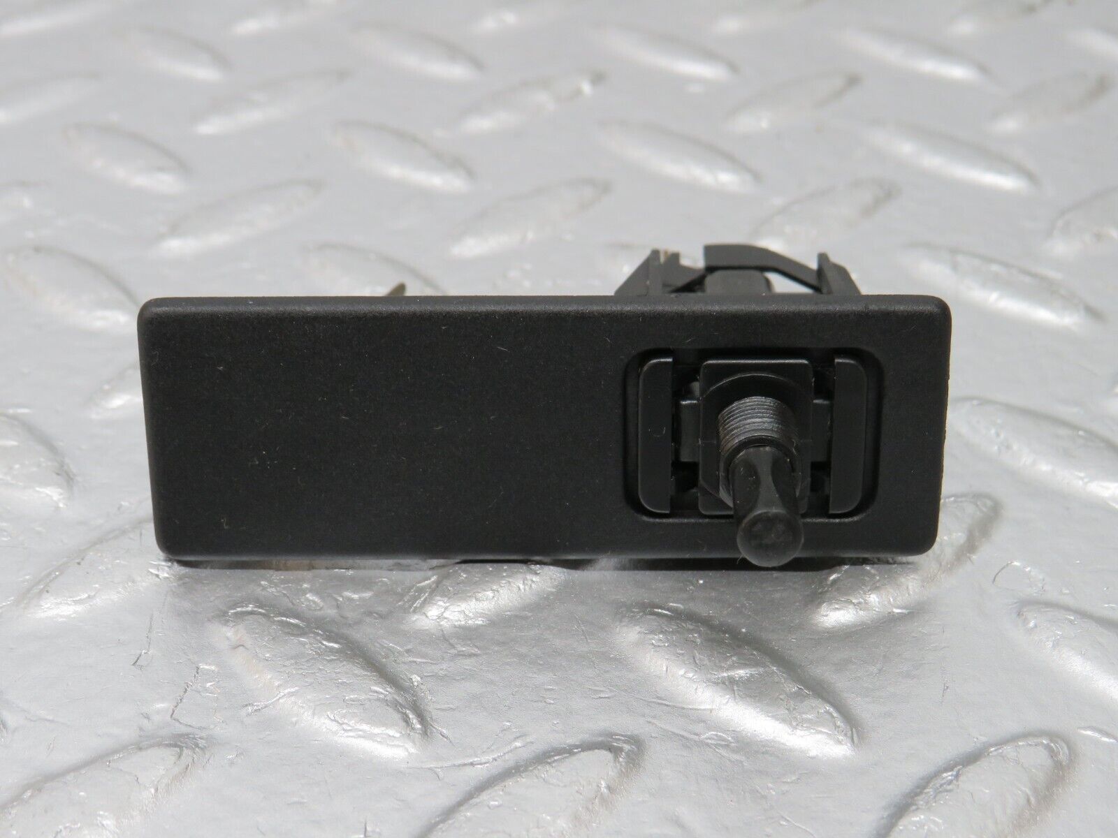 33607 Mercedes-Benz W201 190E 2.0L Trunk Boot Light Switch 2018200211