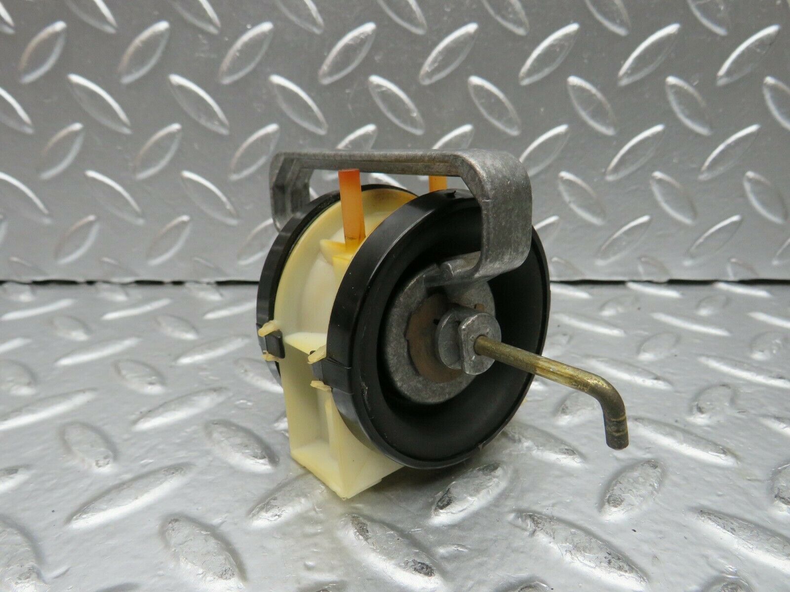 22720 Mercedes-Benz C107 450SLC Coupe Heater Box Vacuum Actuator