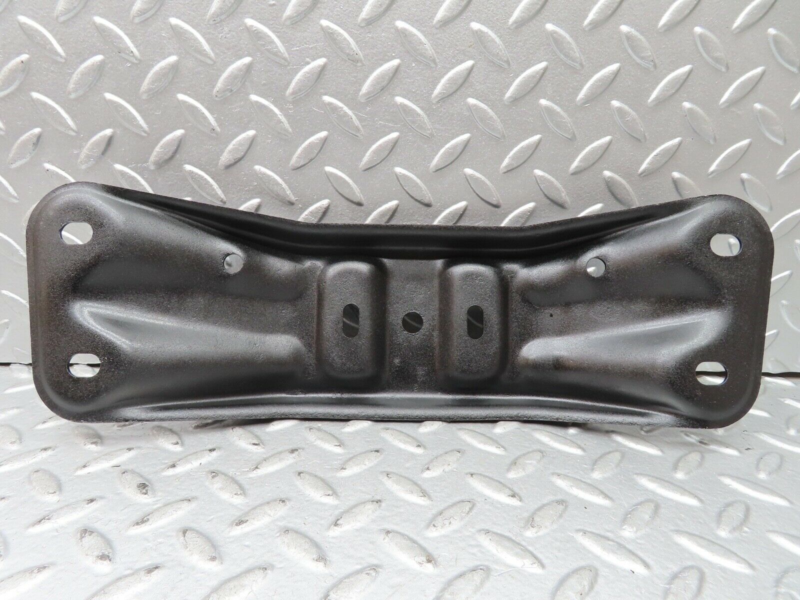 21529 Mercedes-Benz W126 300SE Gearbox Mount Bracket