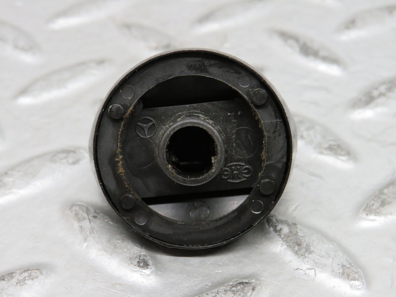 28304 Mercedes-Benz S123 240D Wagon Heater Control Knob Set